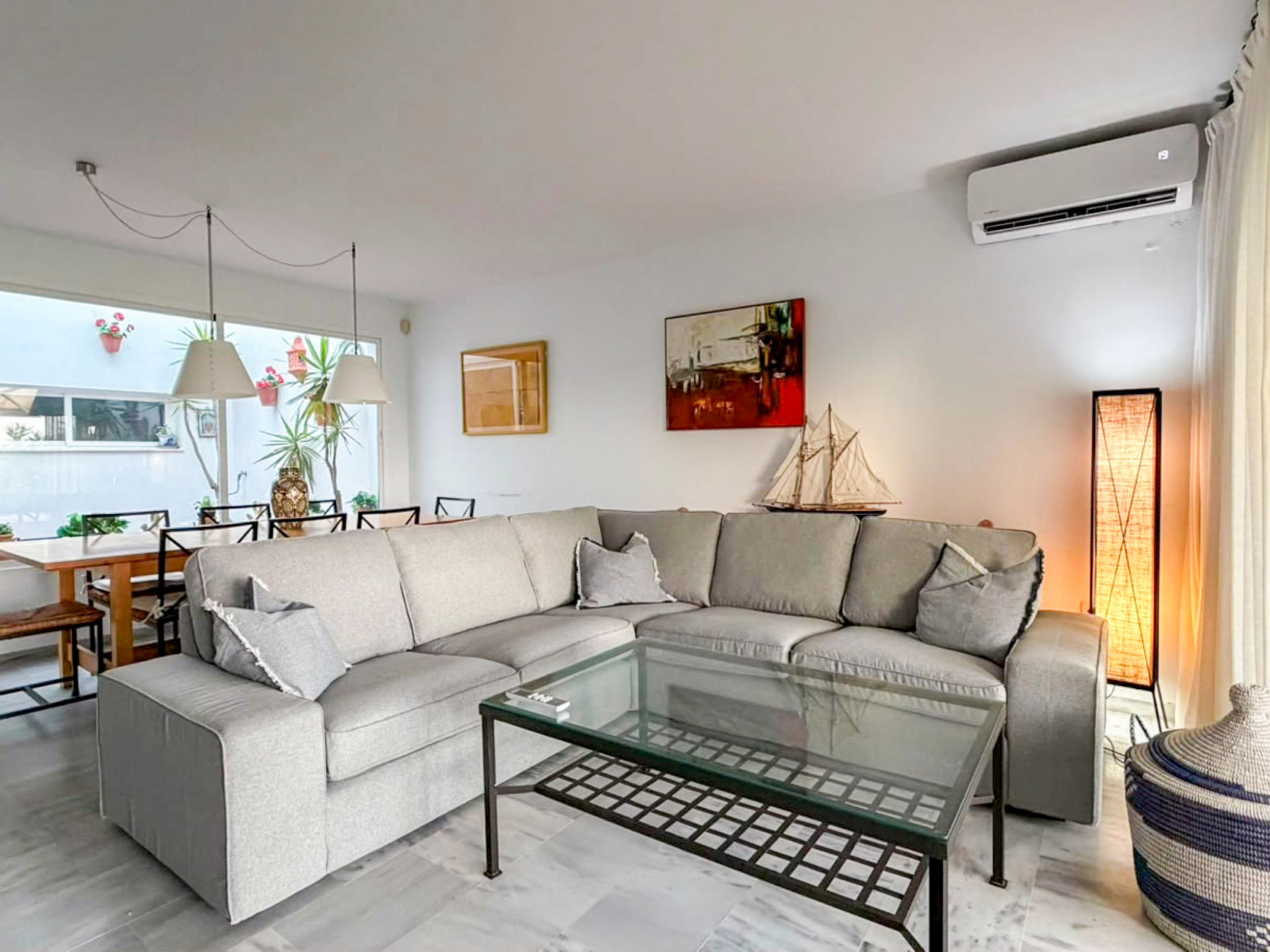 Cristina - Binnen