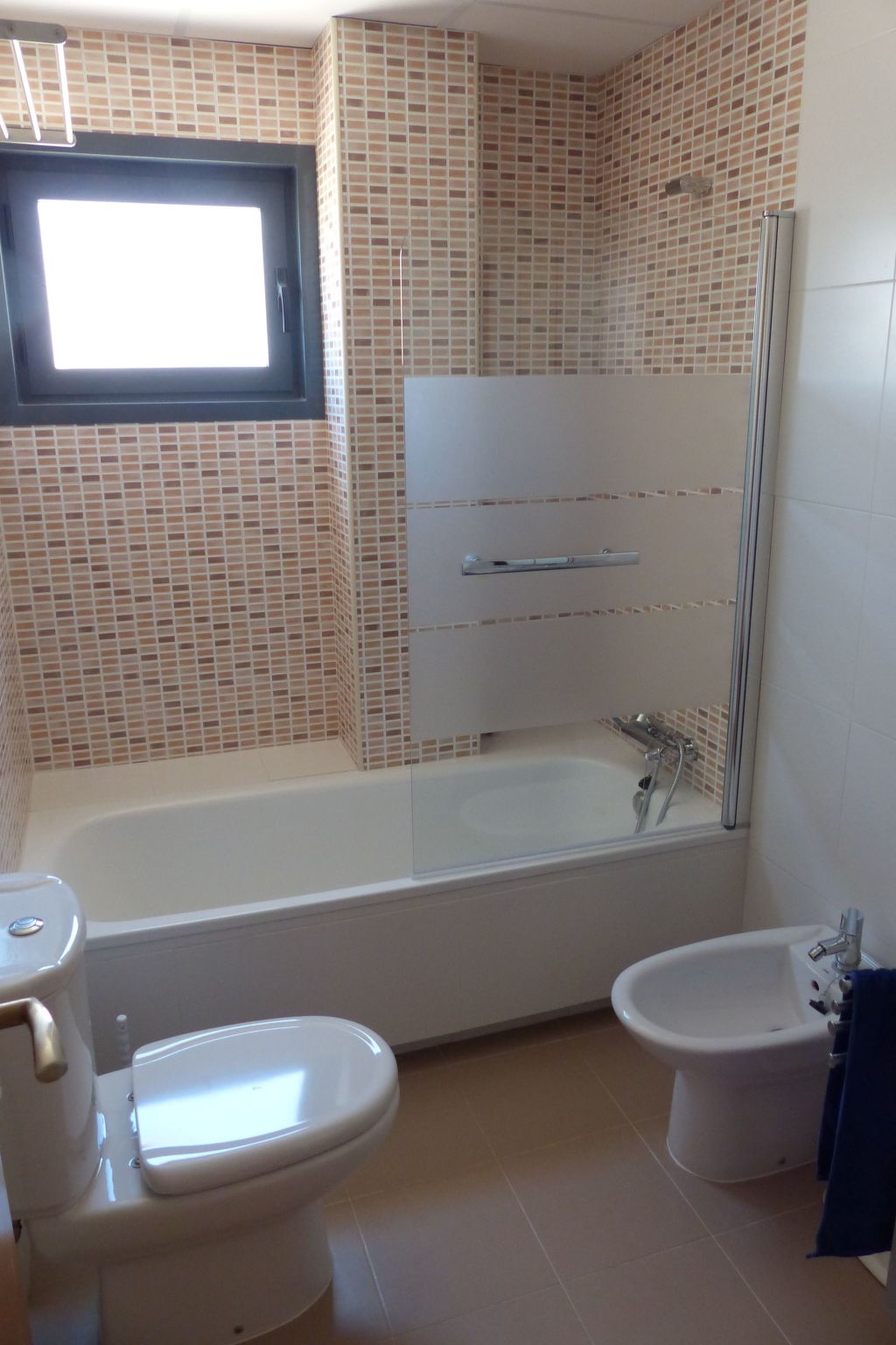 Charmante Ferienwohnung La Perla mit Terrasse-Dedans