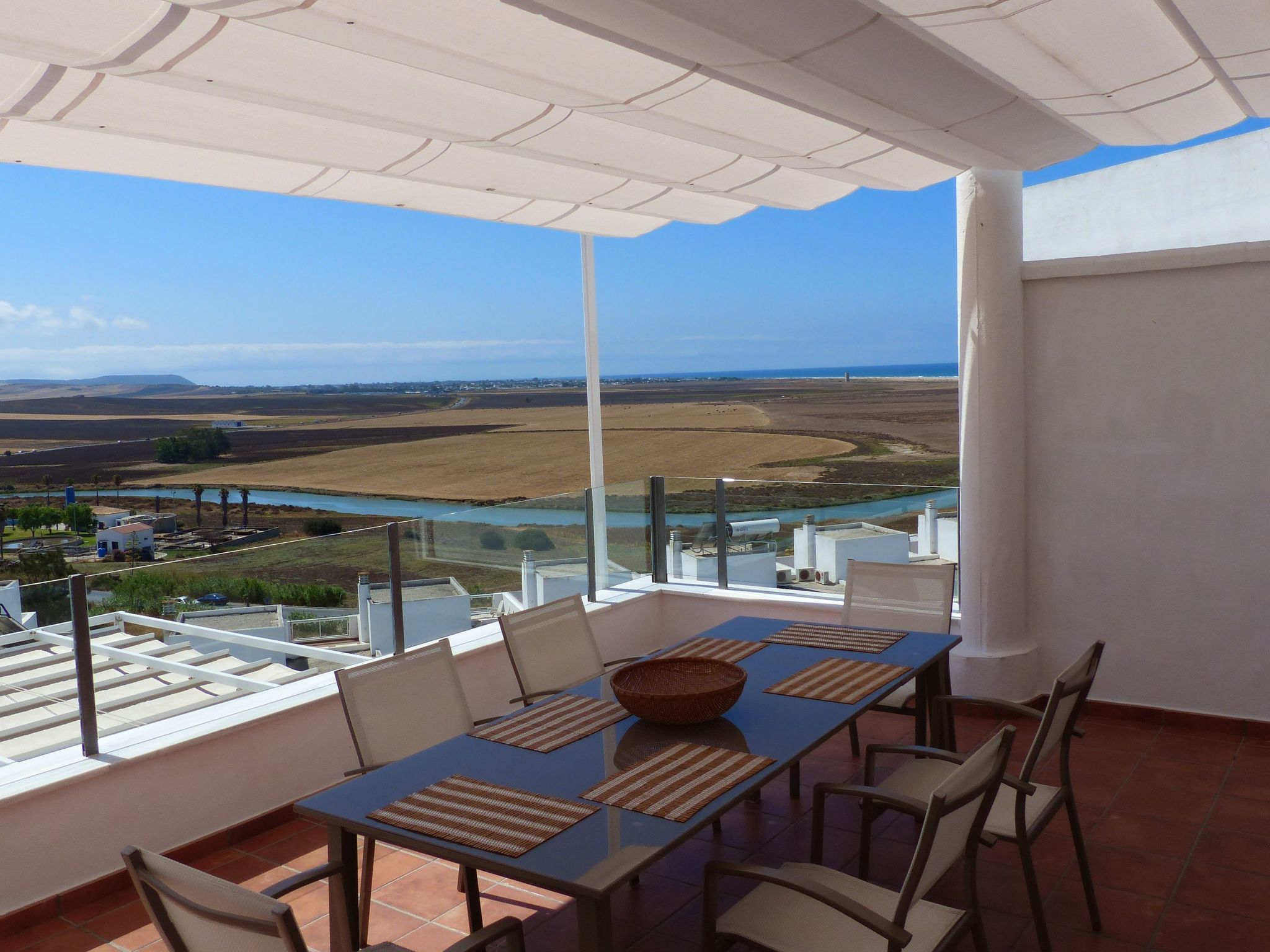 Charmante Ferienwohnung La Perla mit Terrasse-Dehors