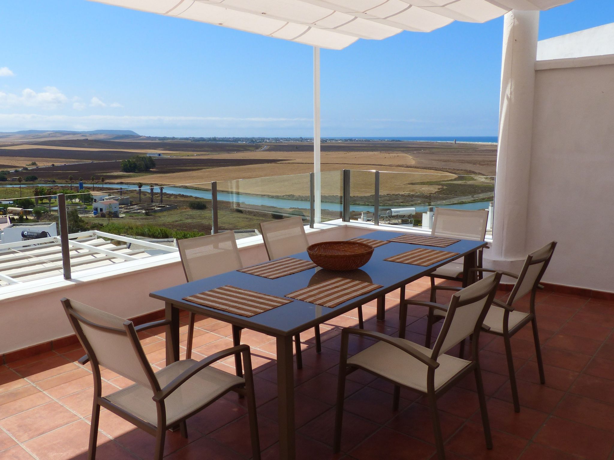 Charmante Ferienwohnung La Perla mit Terrasse-Dehors