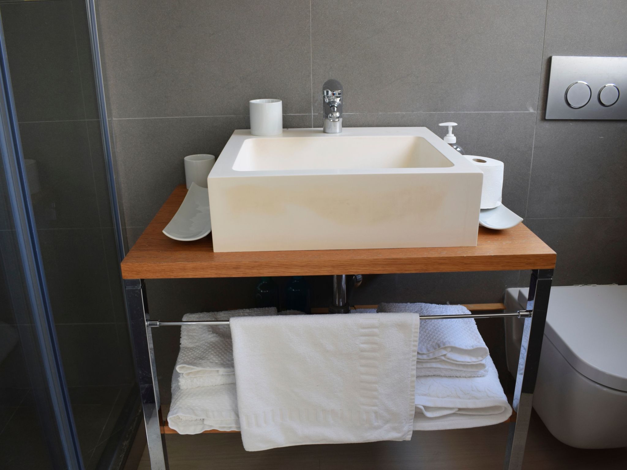 Villa "Casa Roche" mit Blick auf das Wasser-Image-tags.info