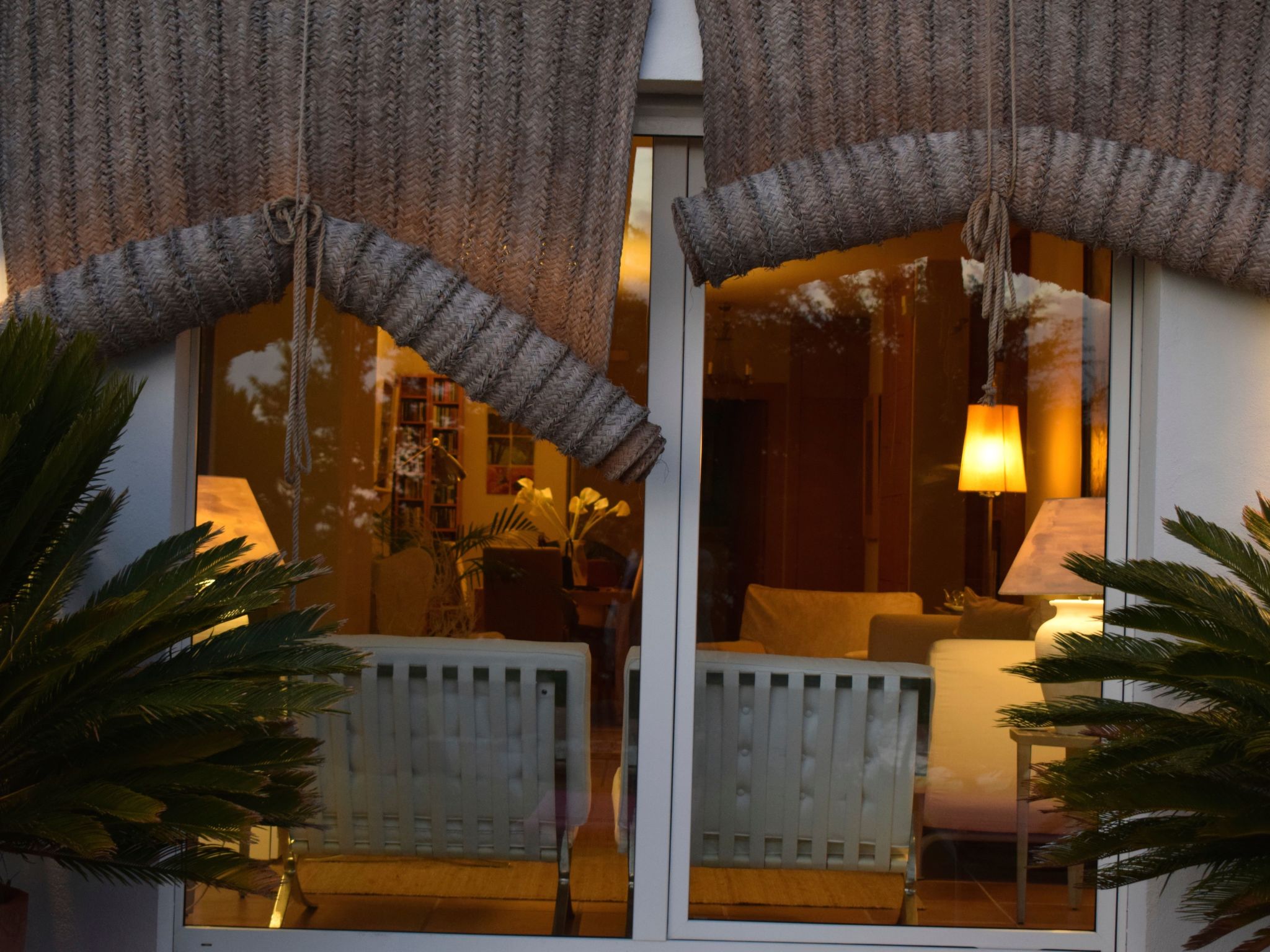 Villa "Casa Roche" mit Blick auf das Wasser-Image-tags.info