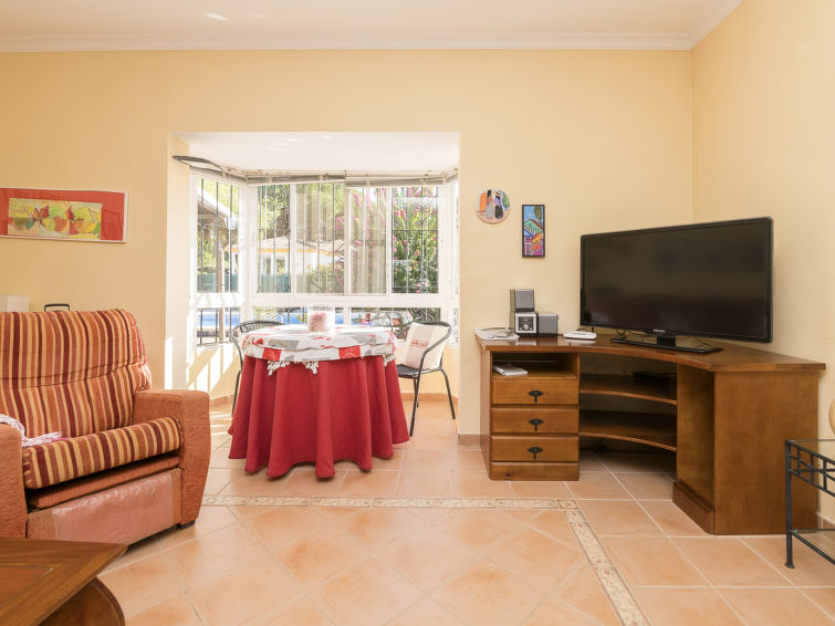 Search and Stay destination Chiclana de la Frontera, AN - Spain from AU$ 279. Hanna (CHZ300)