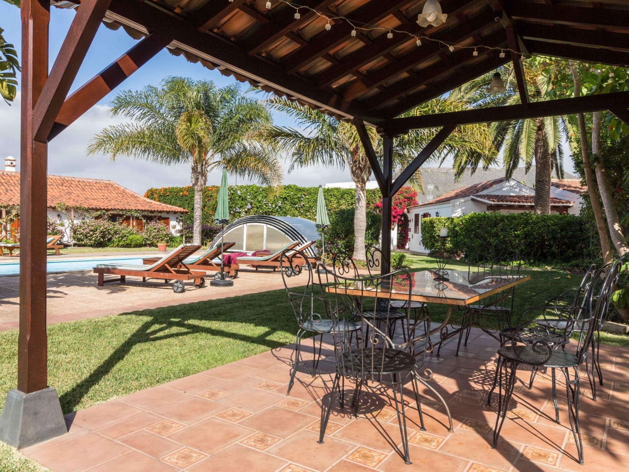 Familienanwesen von 60.000 m2 mit Schwimmbad-Outside