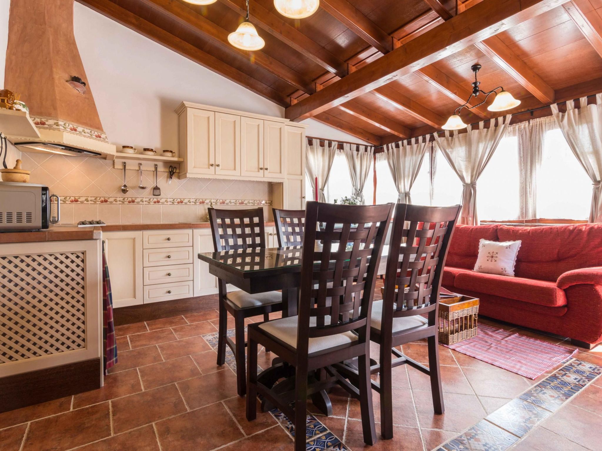 Romantisches Landhaus mit Pool-Inside