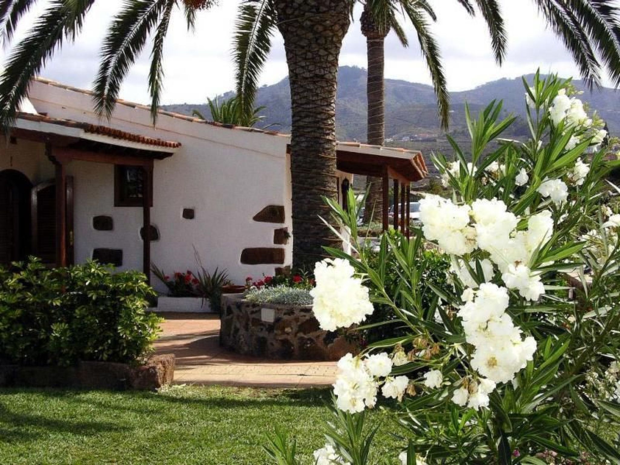 Romantisches Landhaus mit Pool-Outside