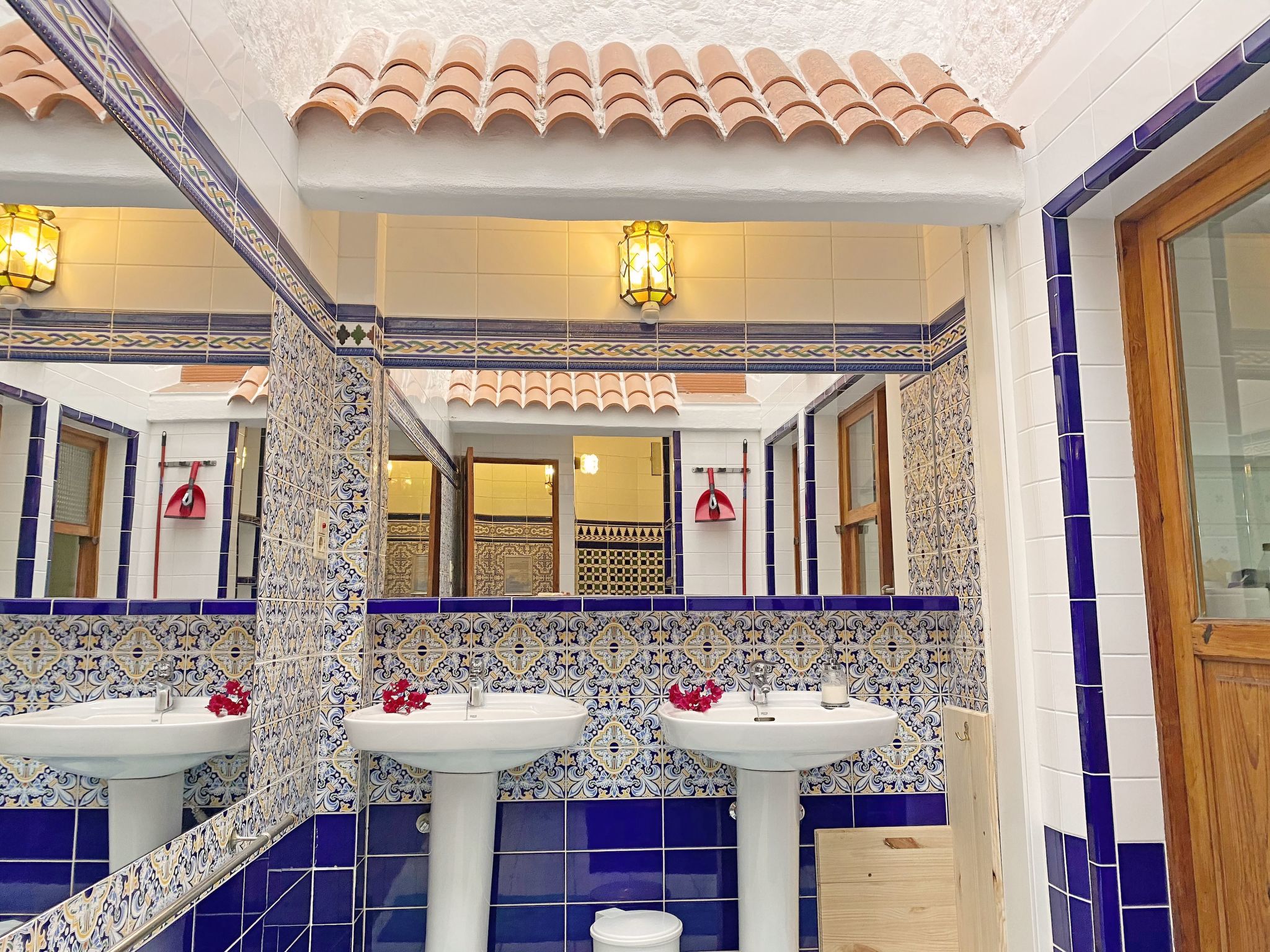 Villa Castillo Moro-Image-tags.info