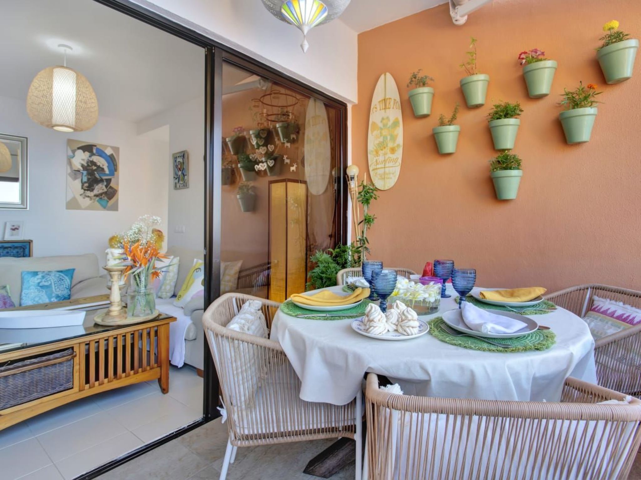 Luxuriöser Rückzugsort mit direktem Meerzugang und Pool-Binnen