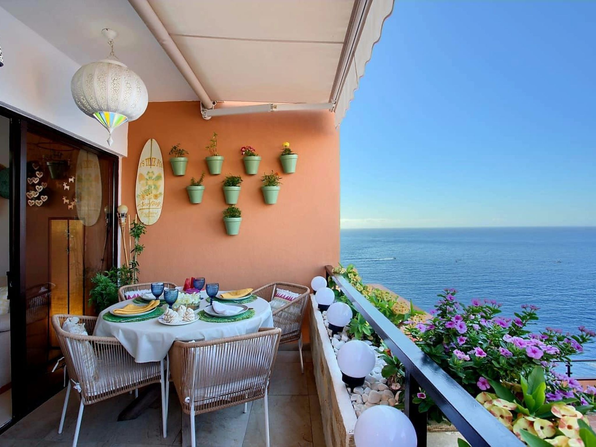 Luxuriöser Rückzugsort mit direktem Meerzugang und Pool-Binnen