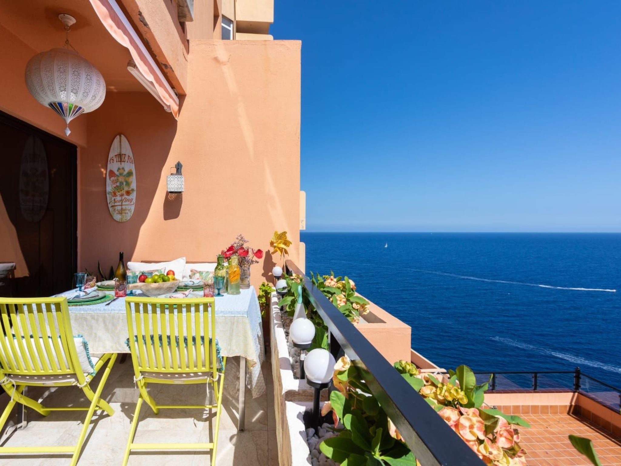 Luxuriöser Rückzugsort mit direktem Meerzugang und Pool-Binnen