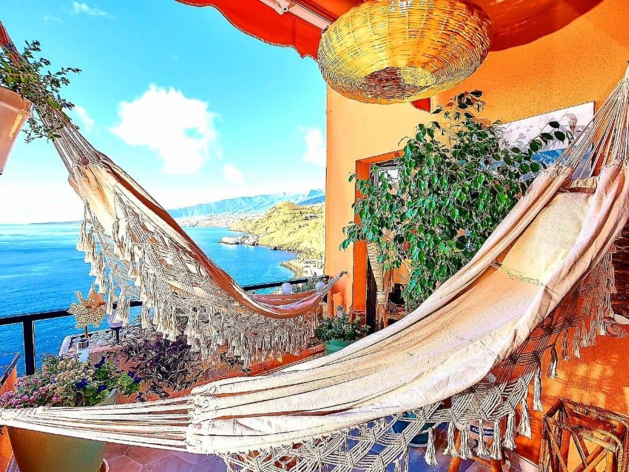 Luxuriöser Rückzugsort mit direktem Meerzugang und Pool-Binnen