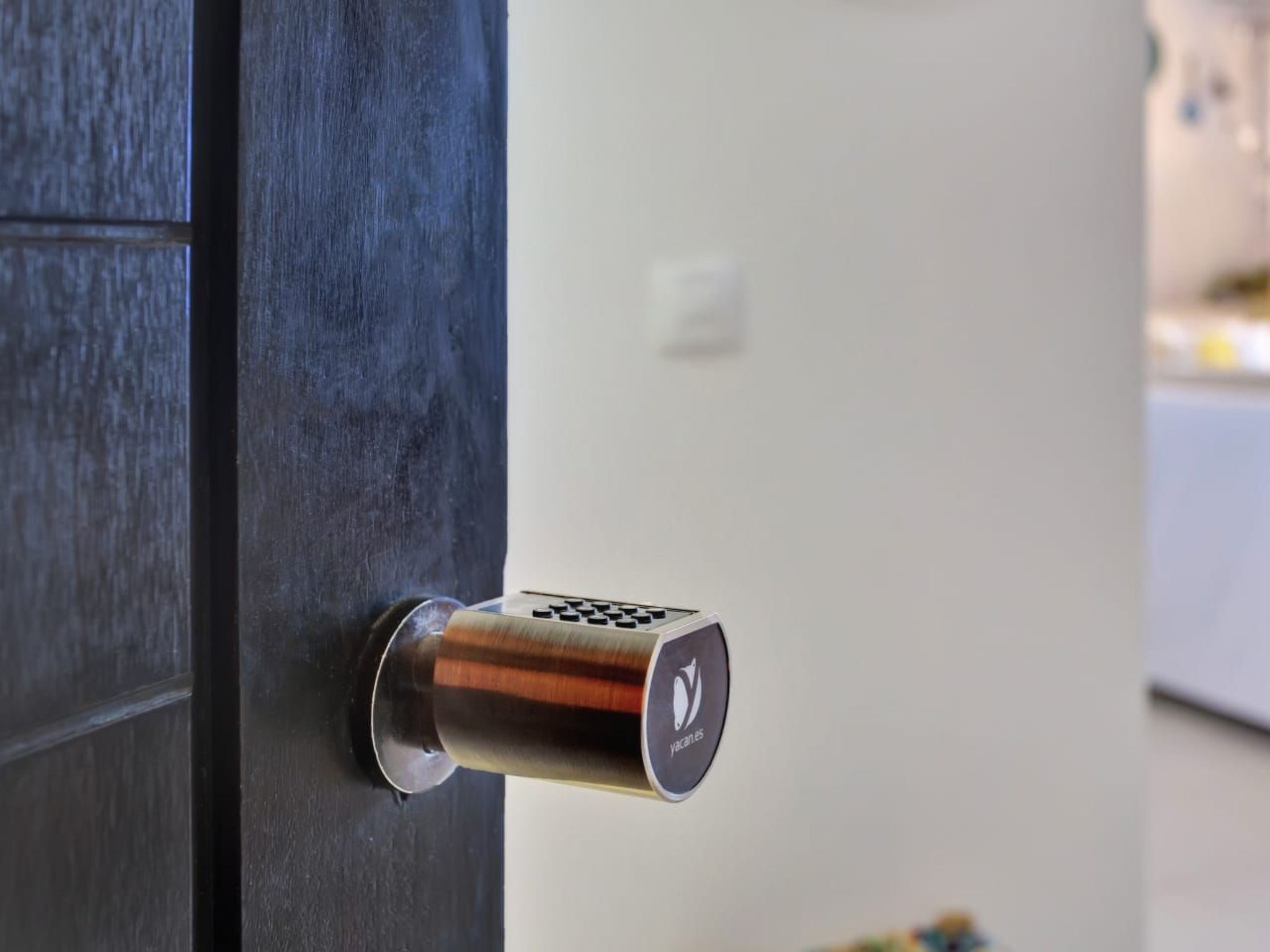 Luxuriöser Rückzugsort mit direktem Meerzugang und Pool-Binnen