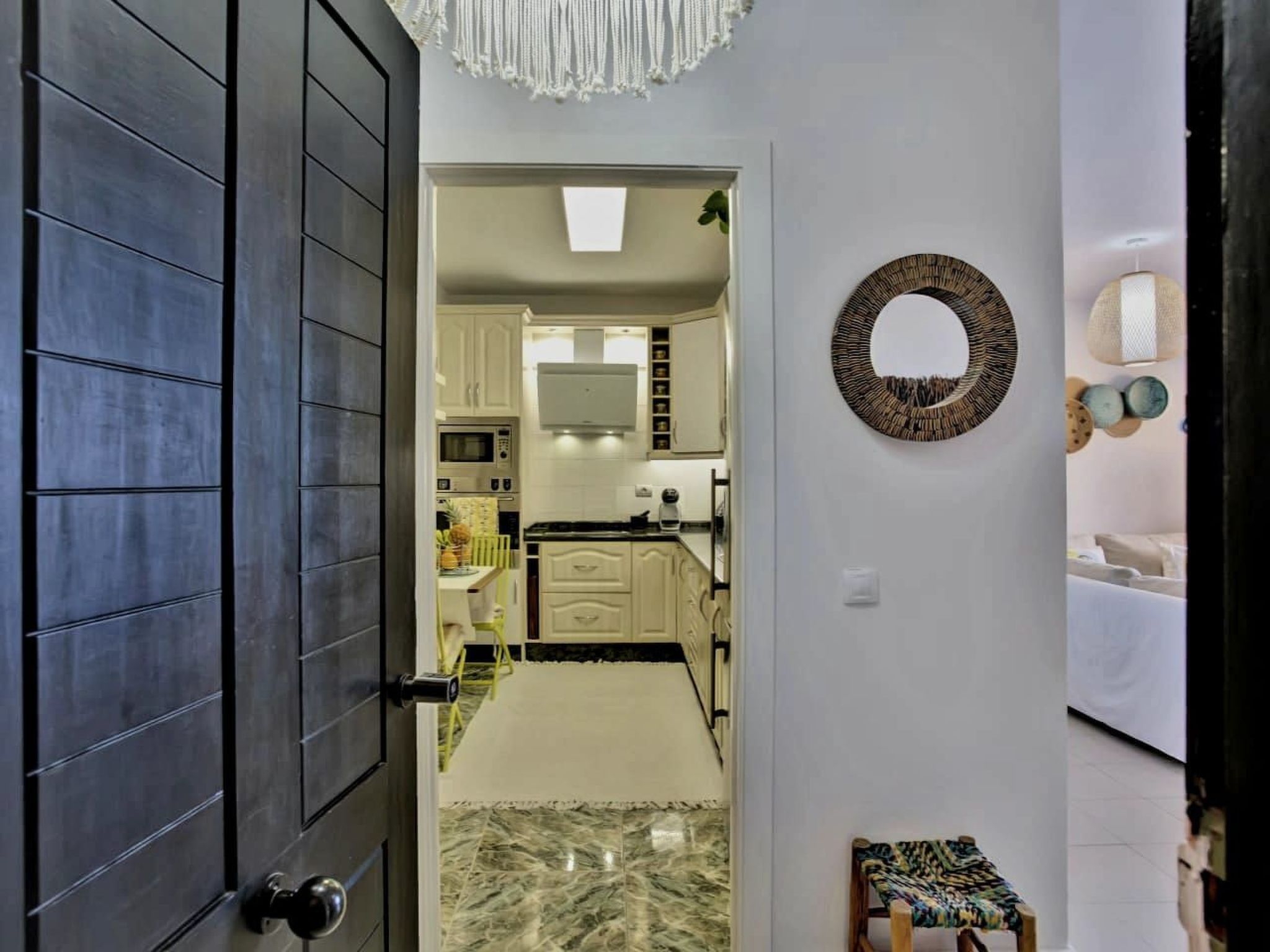 Luxuriöser Rückzugsort mit direktem Meerzugang und Pool-Binnen