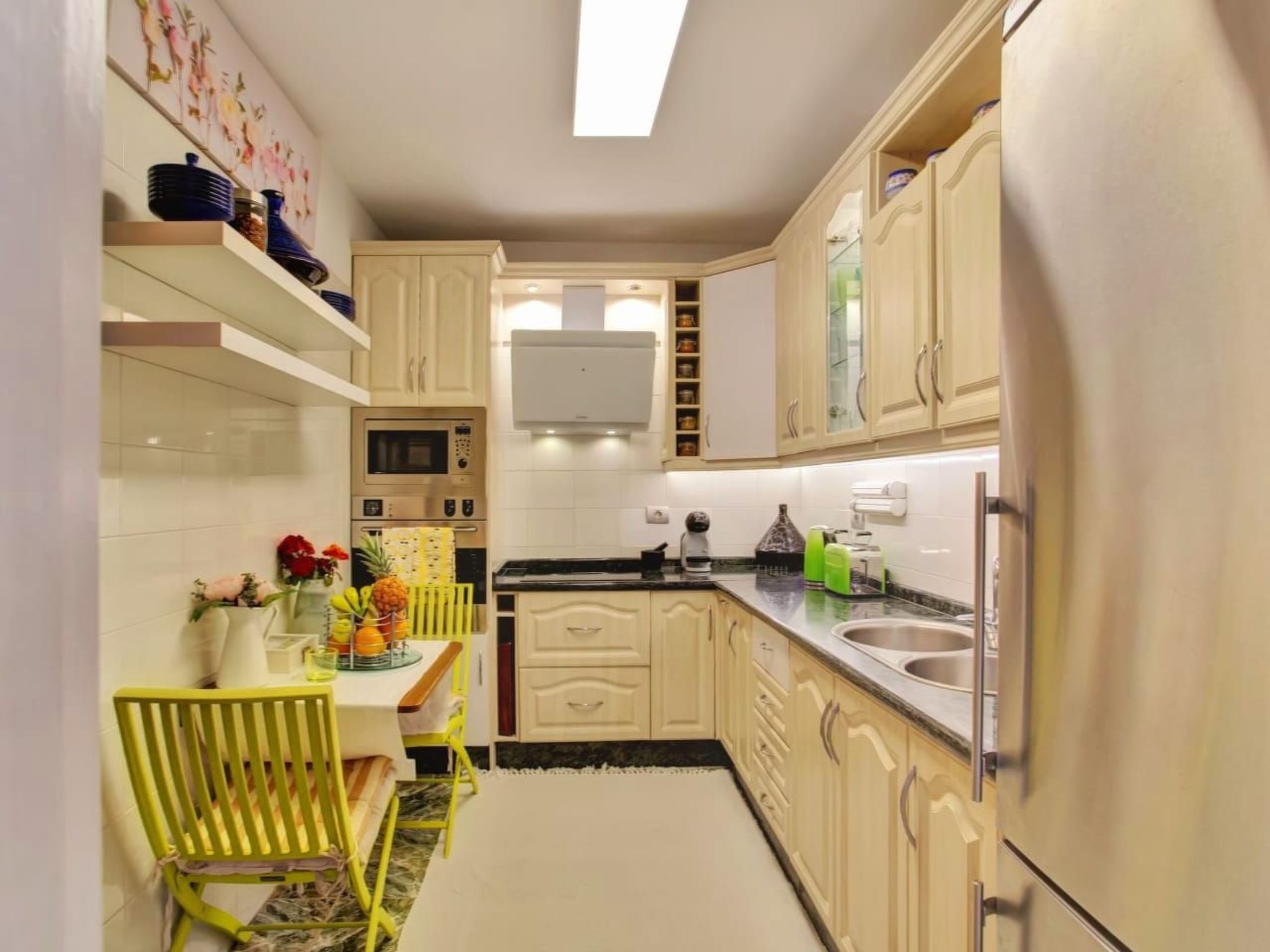 Luxuriöser Rückzugsort mit direktem Meerzugang und Pool-Binnen