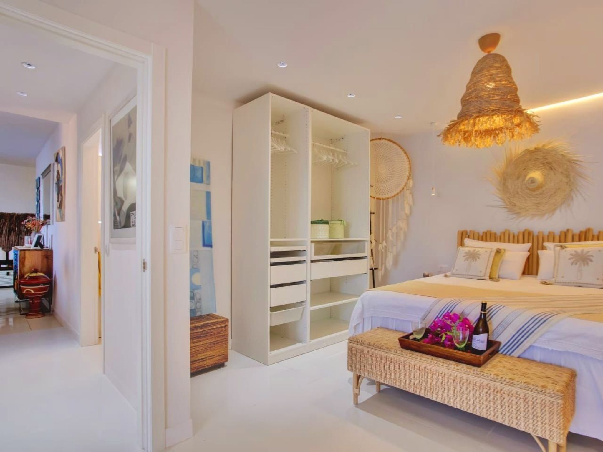 Luxuriöser Rückzugsort mit direktem Meerzugang und Pool-Binnen