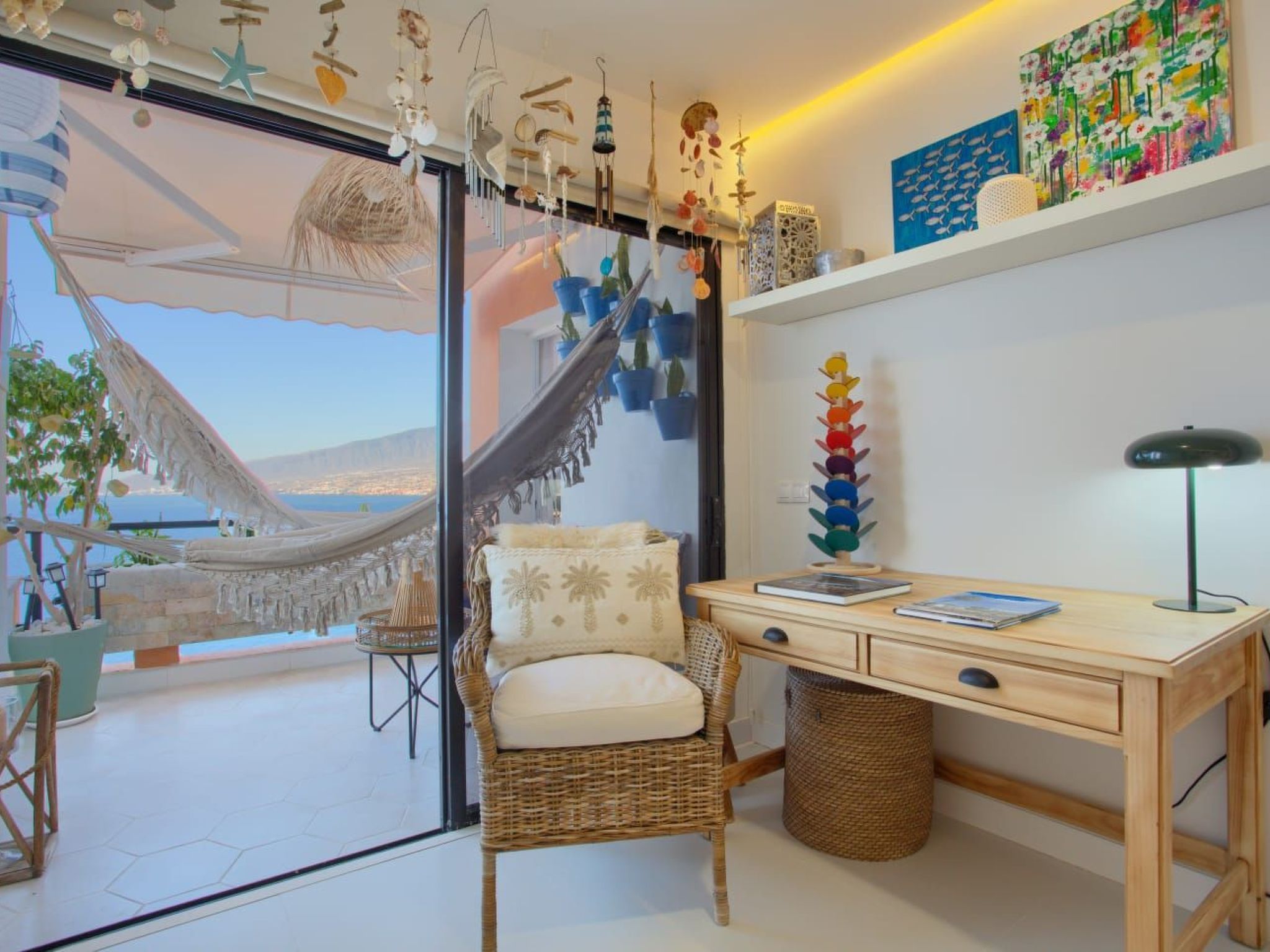 Luxuriöser Rückzugsort mit direktem Meerzugang und Pool-Binnen