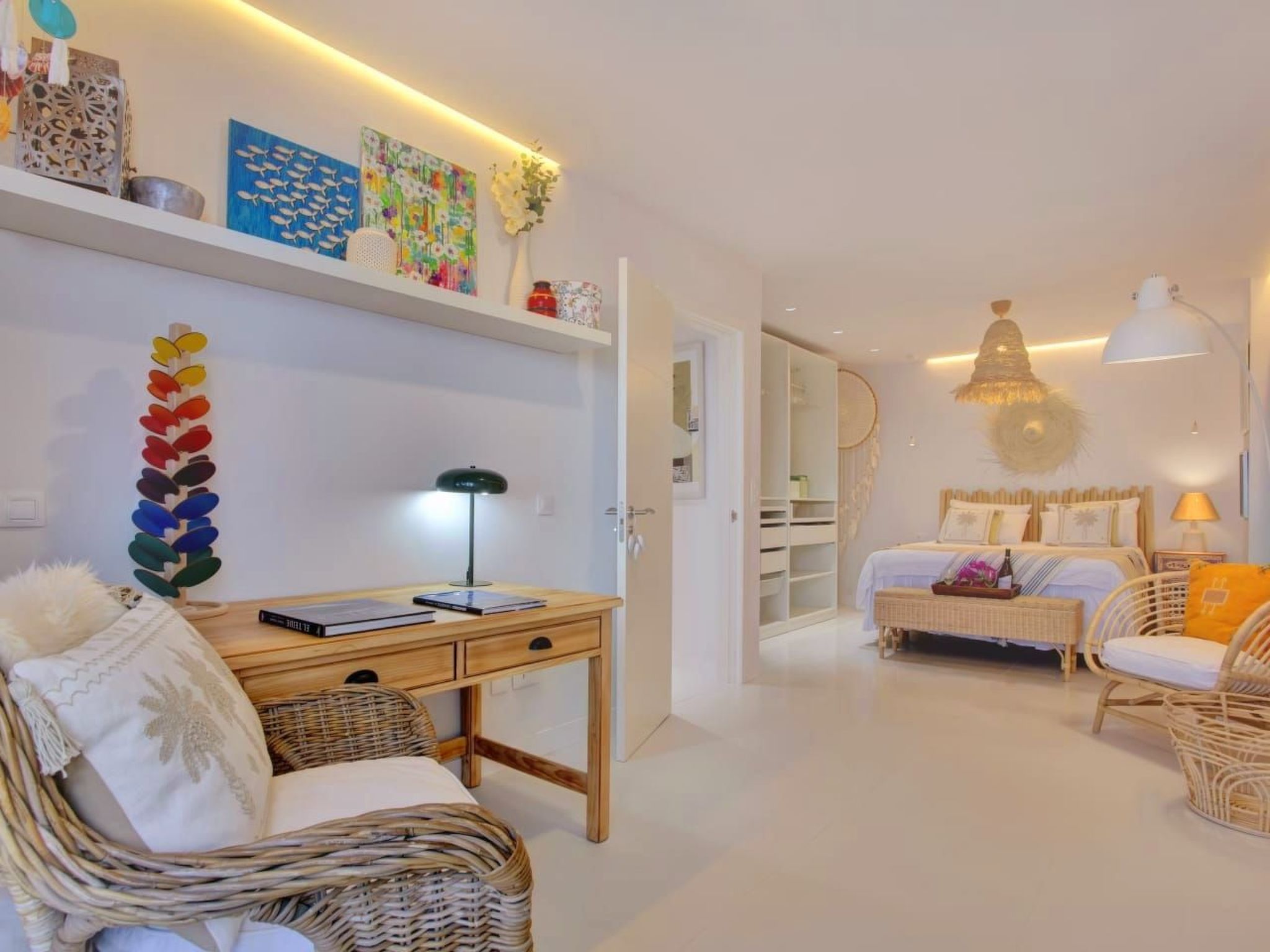 Luxuriöser Rückzugsort mit direktem Meerzugang und Pool-Binnen