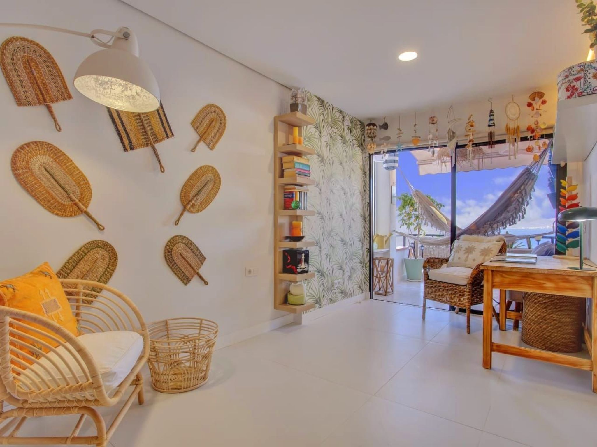 Luxuriöser Rückzugsort mit direktem Meerzugang und Pool-Binnen