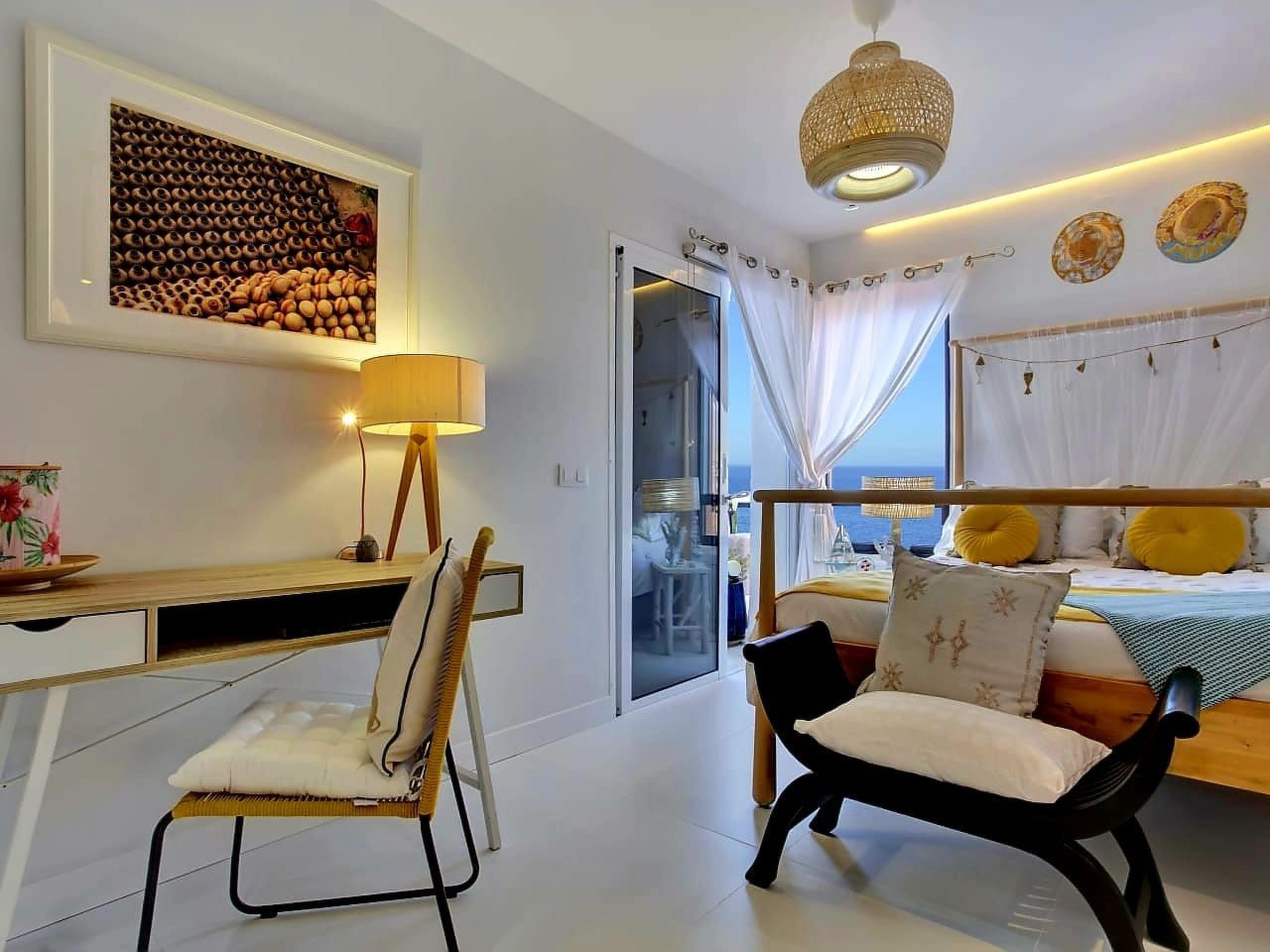 Luxuriöser Rückzugsort mit direktem Meerzugang und Pool-Binnen