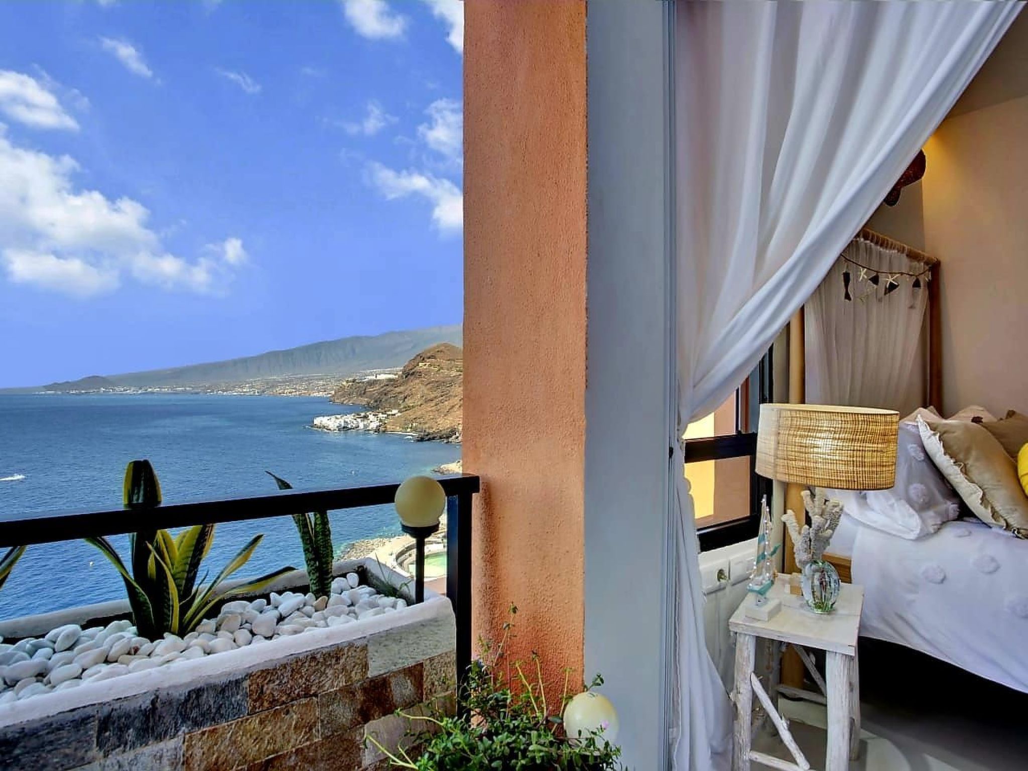 Luxuriöser Rückzugsort mit direktem Meerzugang und Pool-Binnen