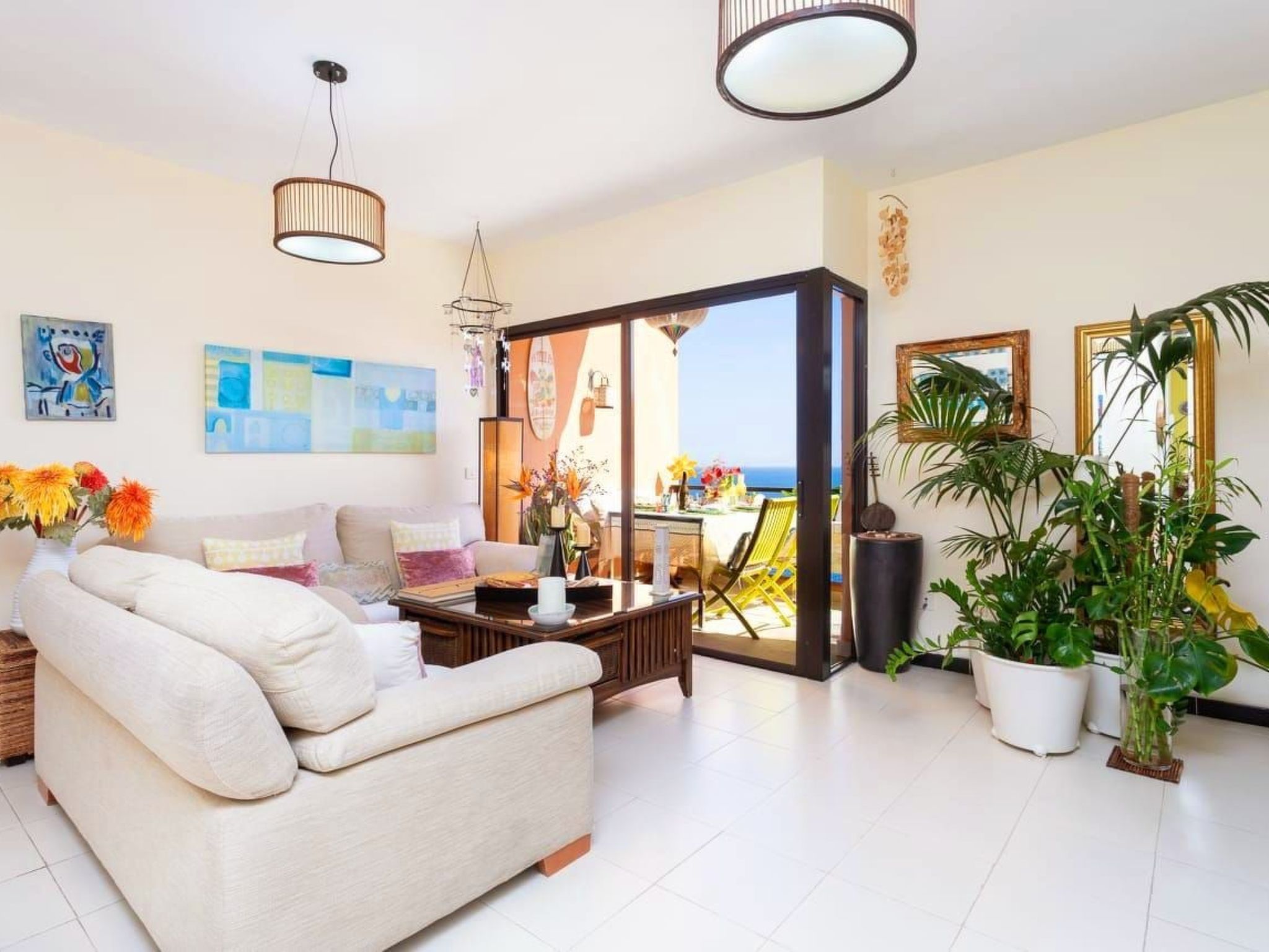 Luxuriöser Rückzugsort mit direktem Meerzugang und Pool-Binnen