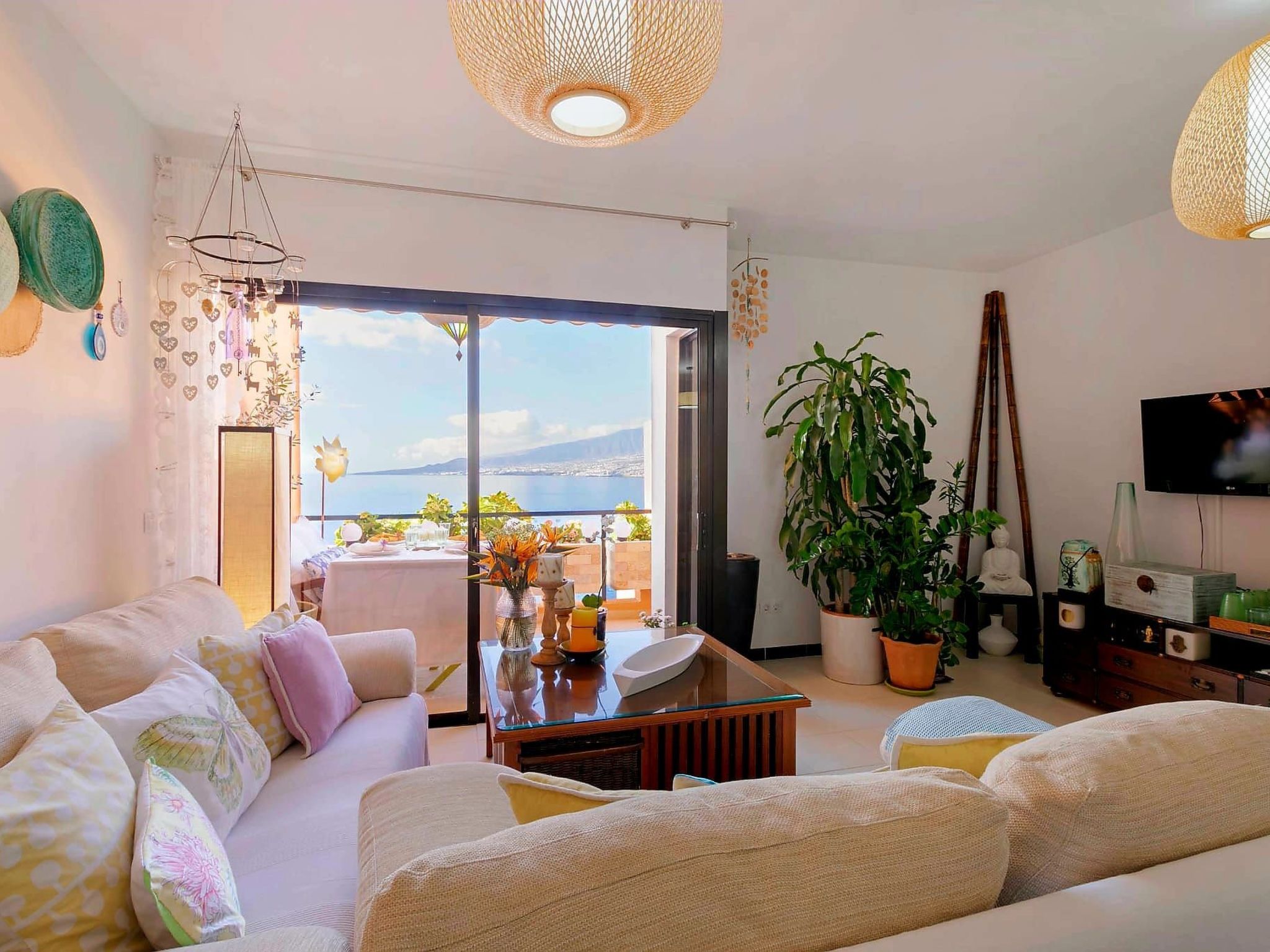 Luxuriöser Rückzugsort mit direktem Meerzugang und Pool-Binnen