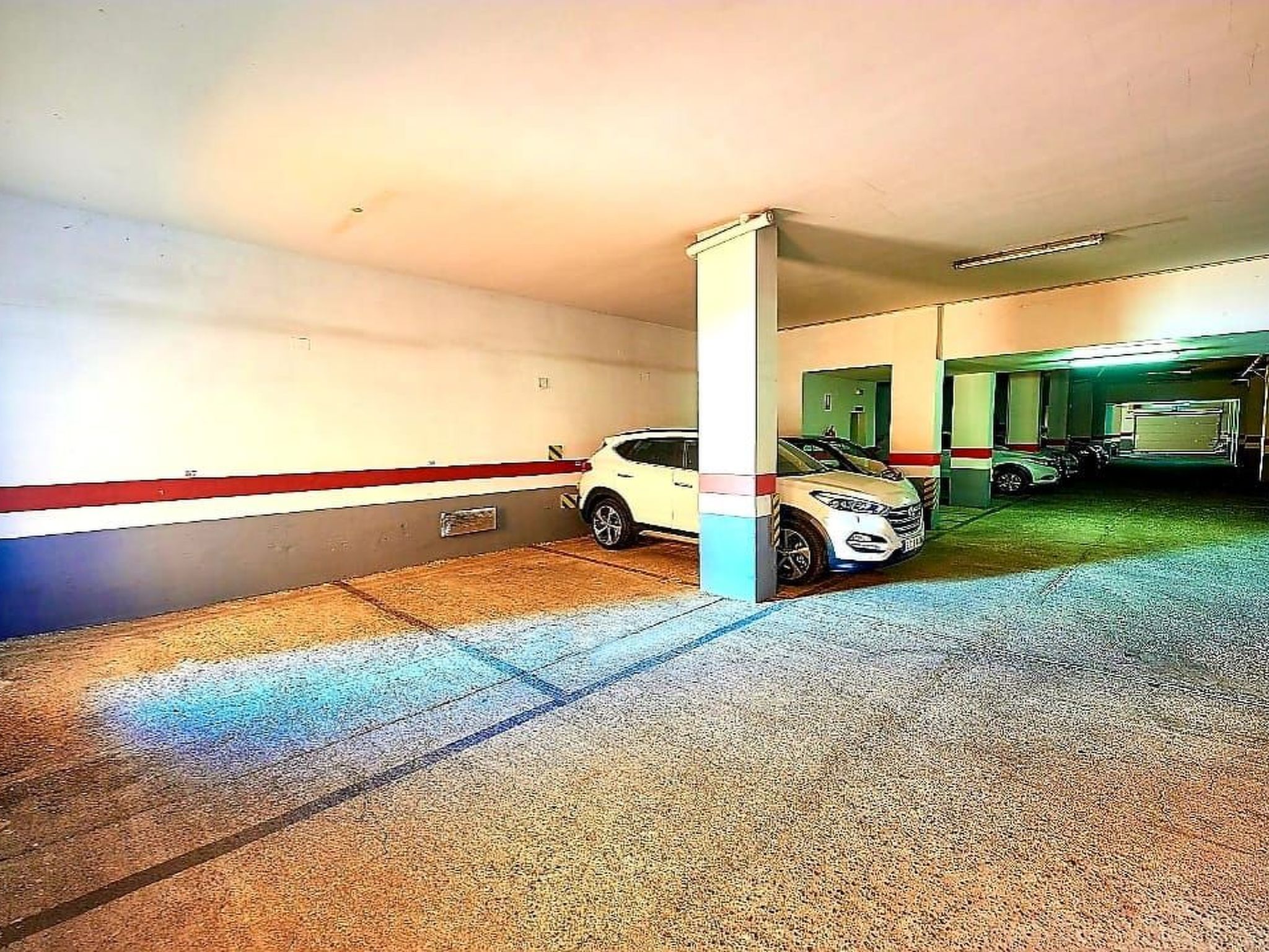 Luxuriöser Rückzugsort mit direktem Meerzugang und Pool-Binnen