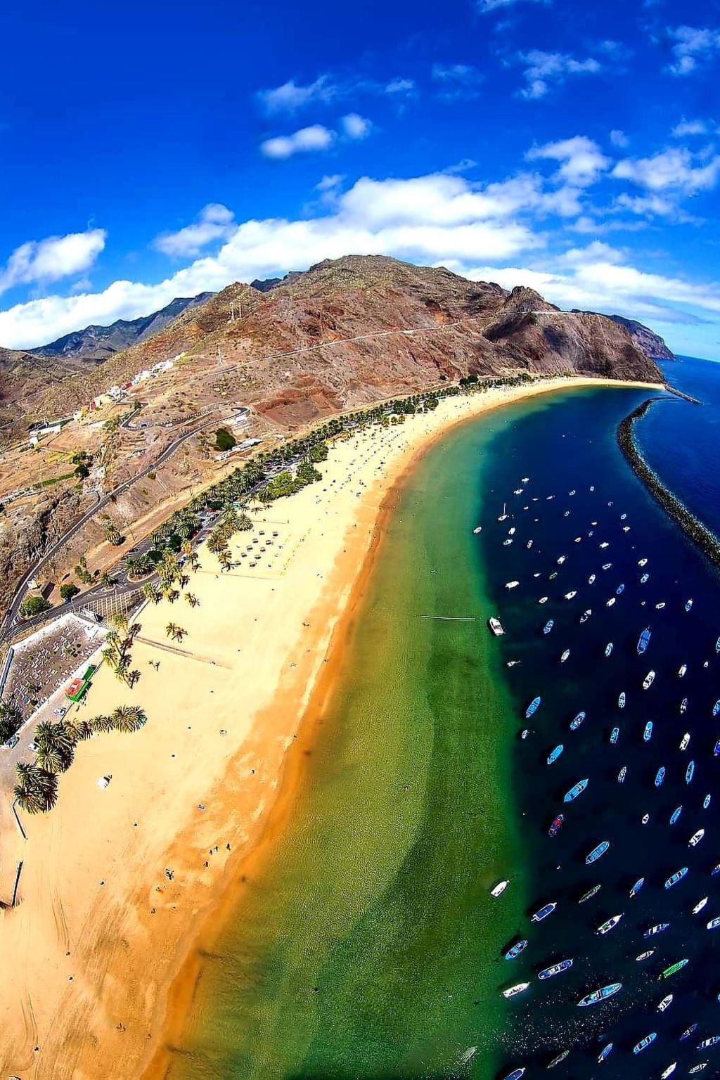 Luxuriöser Rückzugsort mit direktem Meerzugang und Pool-Binnen