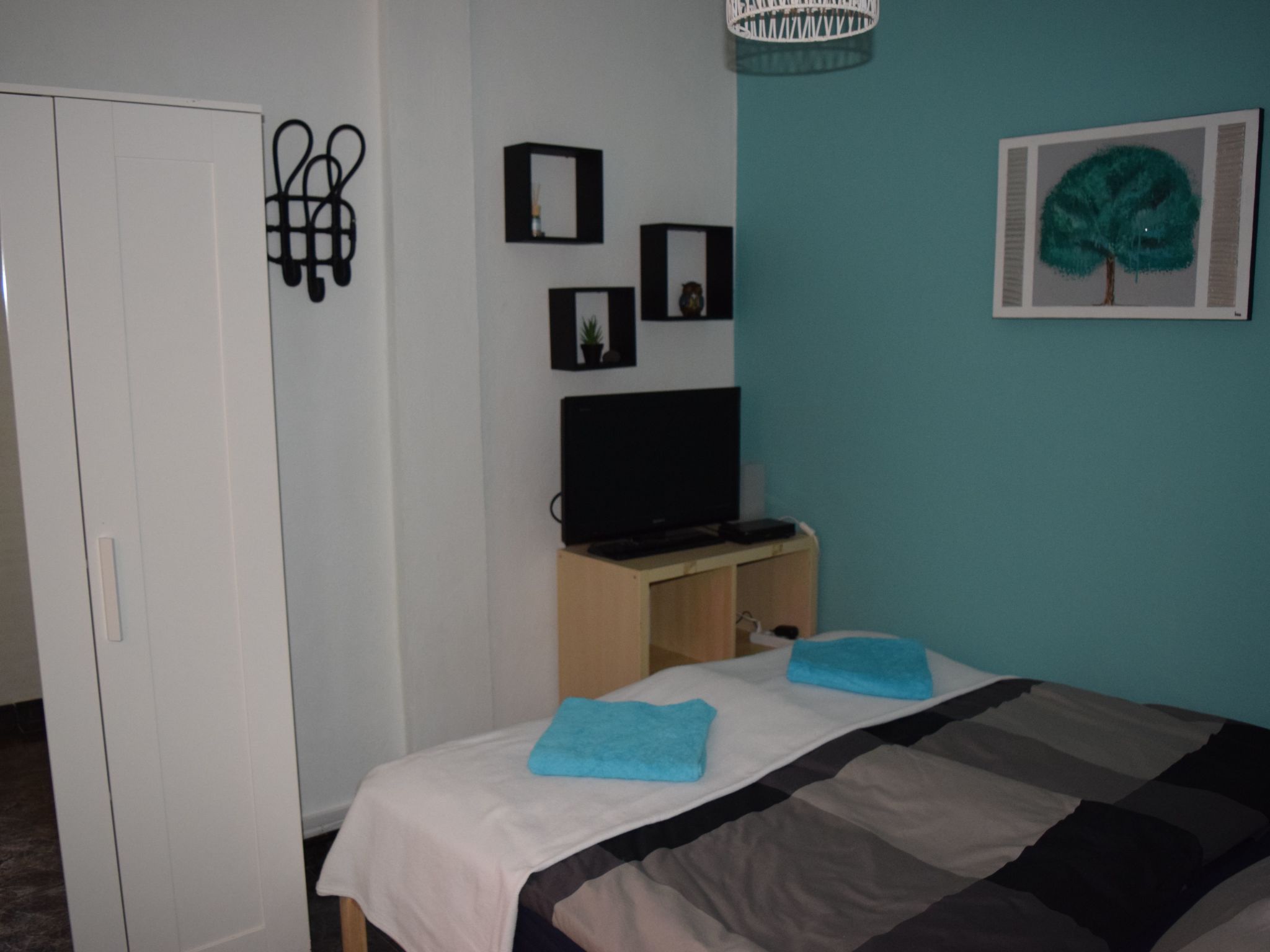 Für 6 Personen ca. 90 m - Binnen