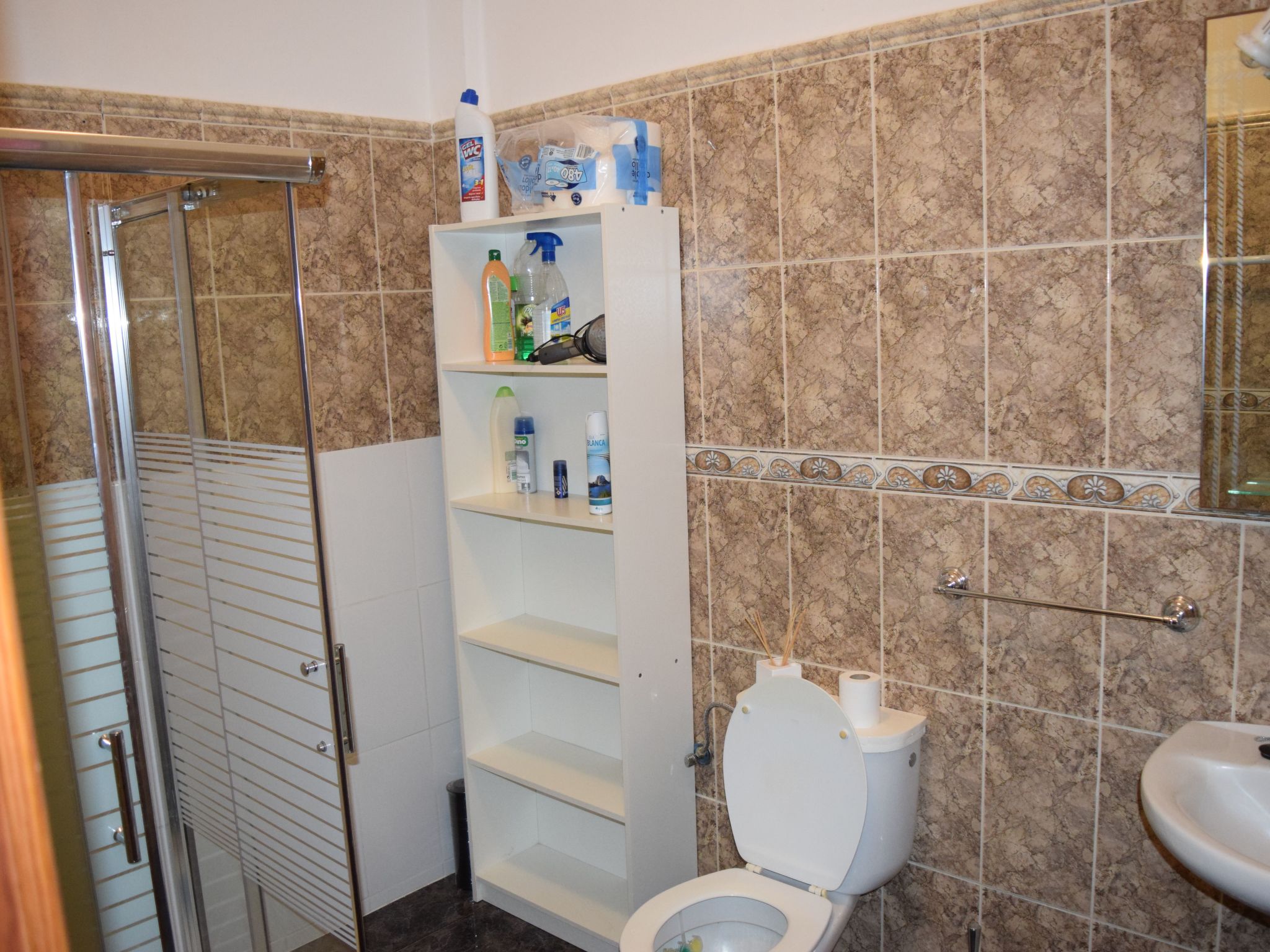 Für 6 Personen ca. 90 m - Binnen