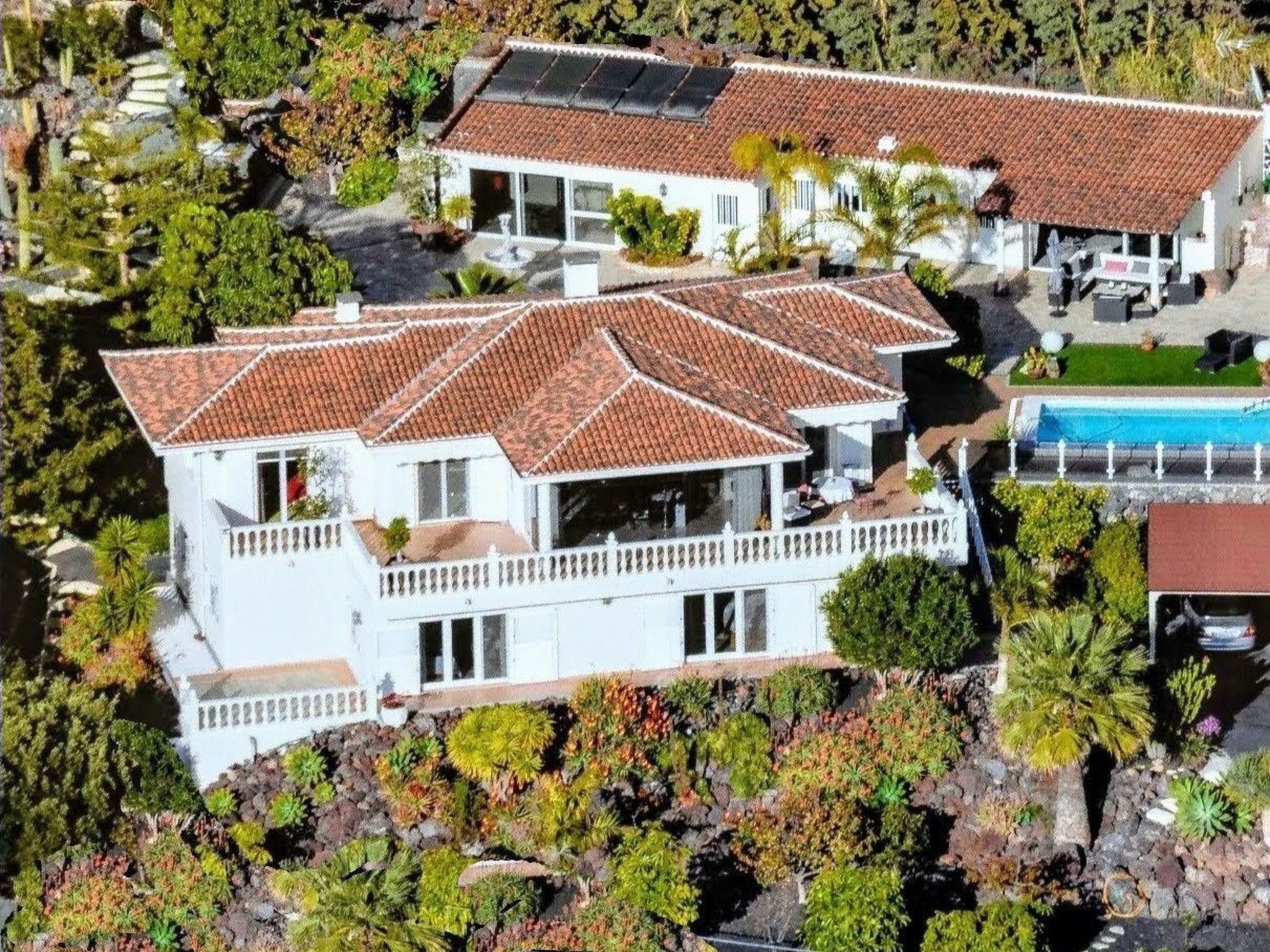 Luxusvilla mit fantastischem Meerblick-Binnen