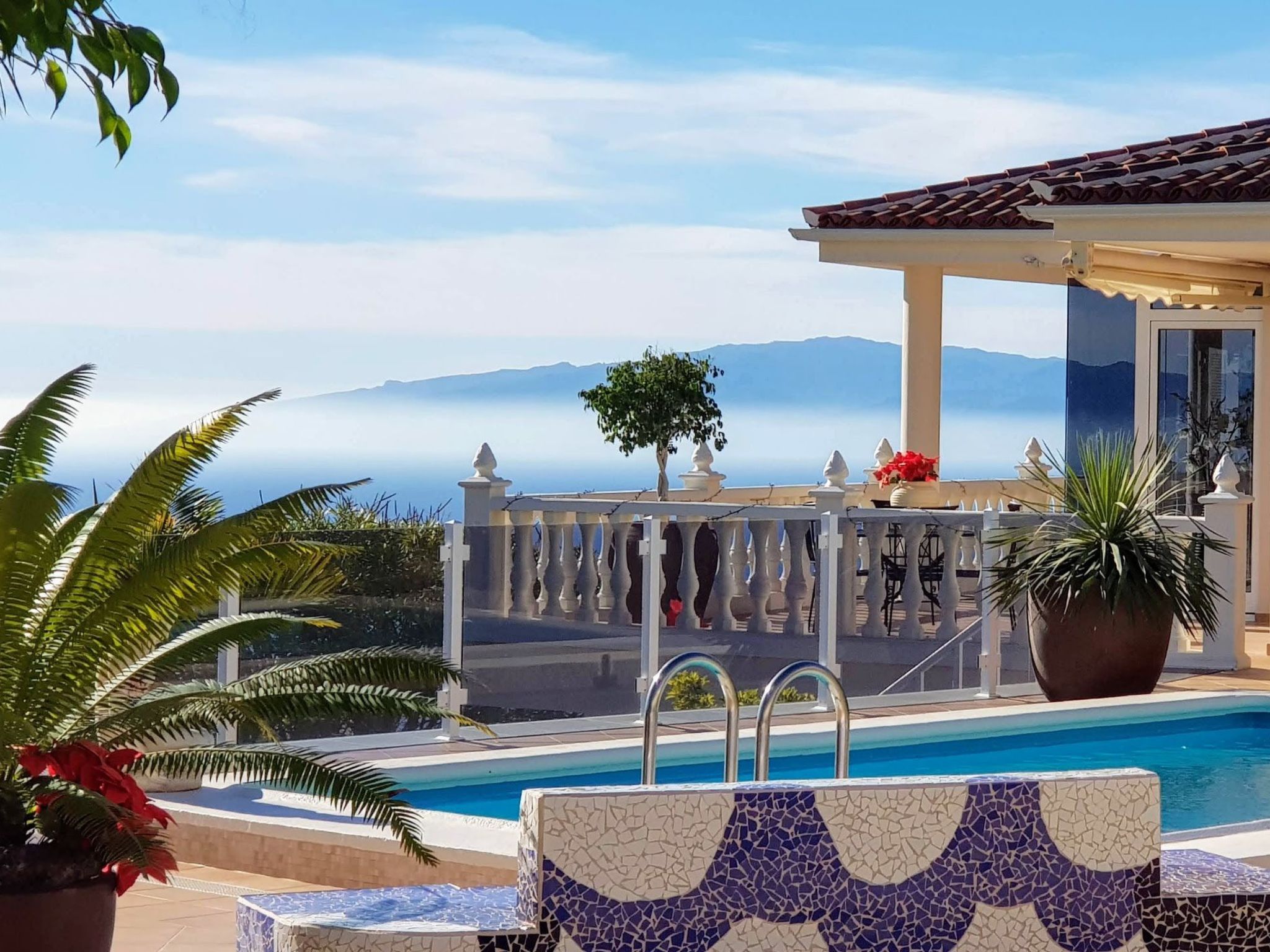 Luxusvilla mit fantastischem Meerblick-Binnen