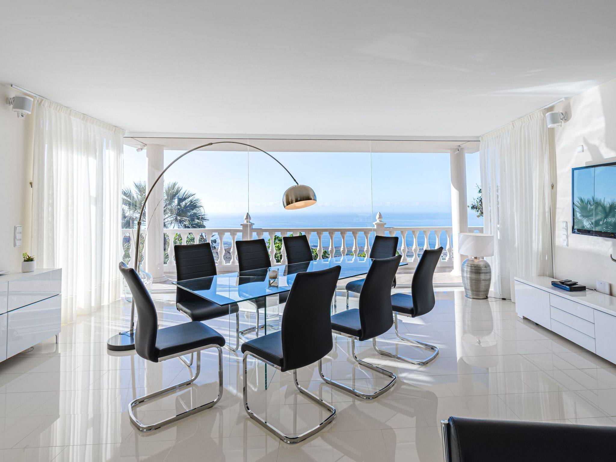 Luxusvilla mit fantastischem Meerblick-Binnen