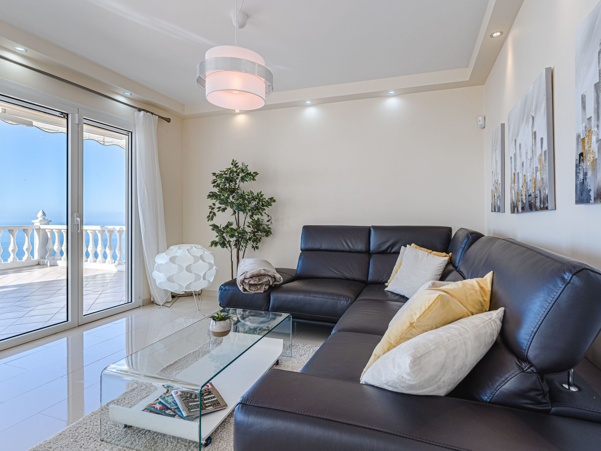 Luxusvilla mit fantastischem Meerblick-Binnen