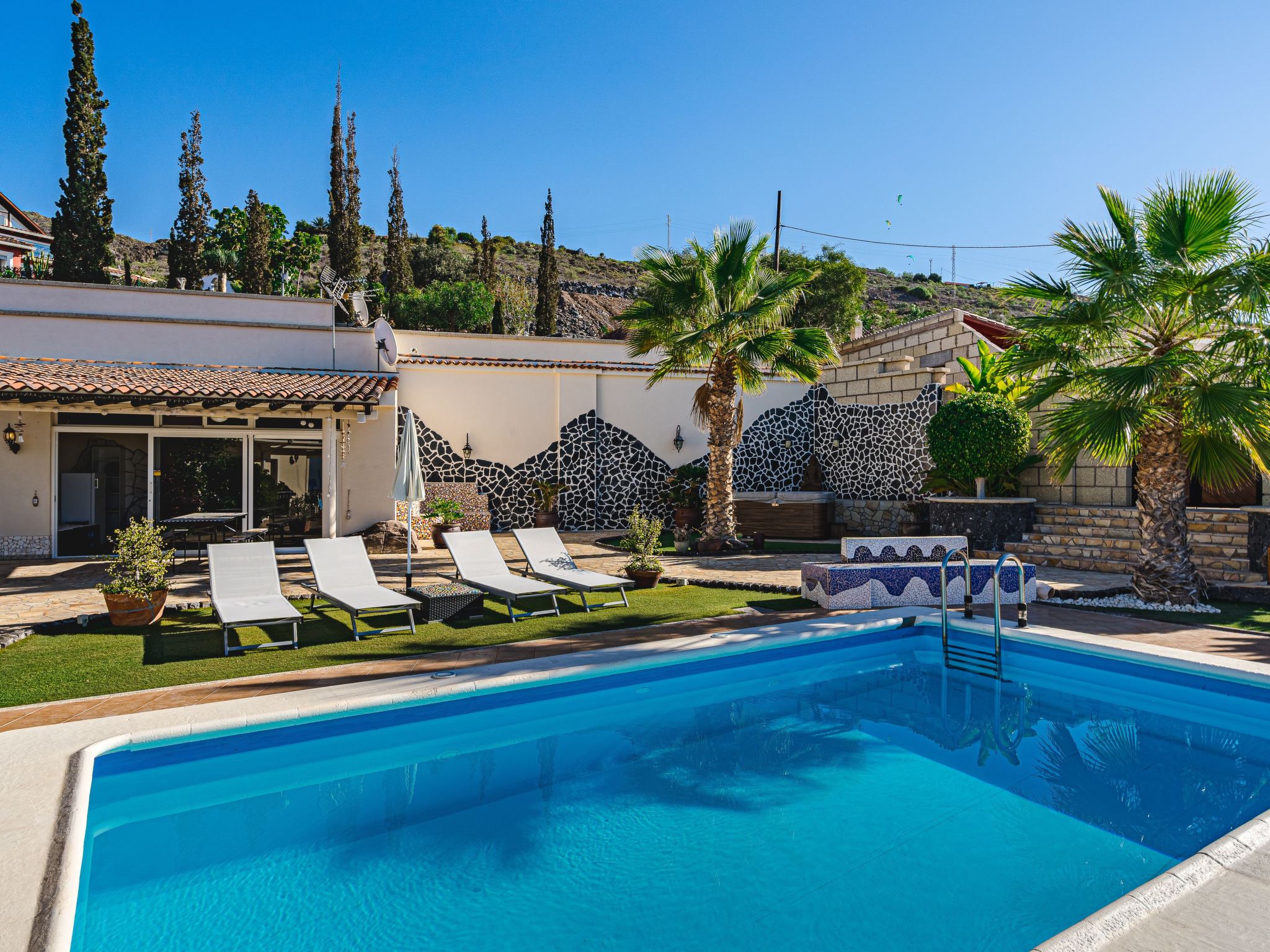 Luxusvilla mit fantastischem Meerblick-Binnen