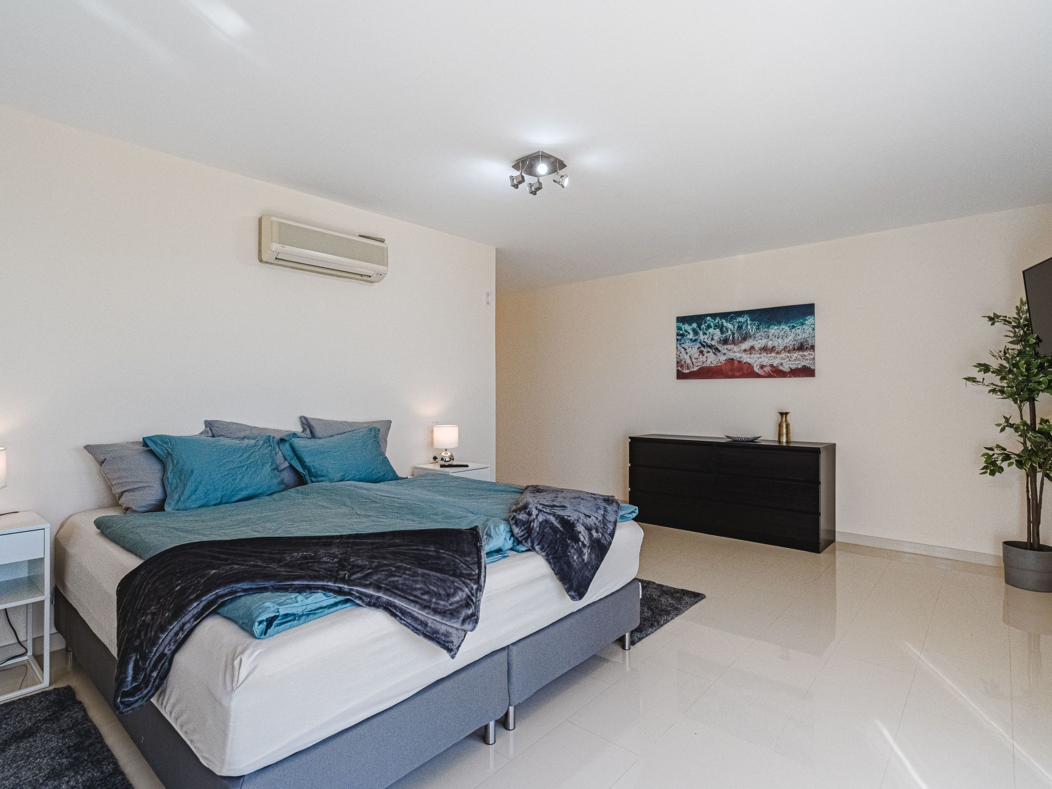 Luxusvilla mit fantastischem Meerblick-Binnen