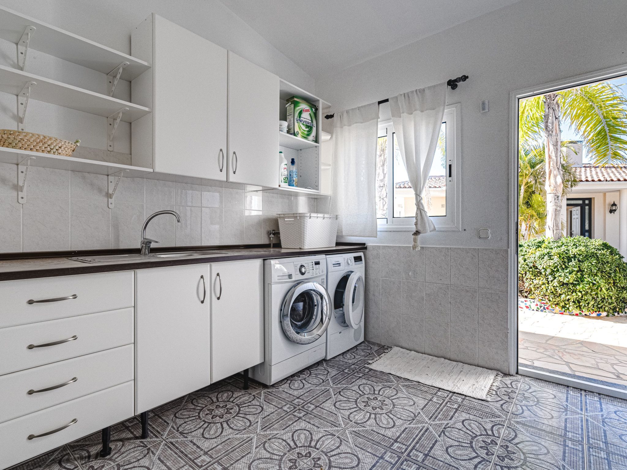 Luxusvilla mit fantastischem Meerblick-Binnen