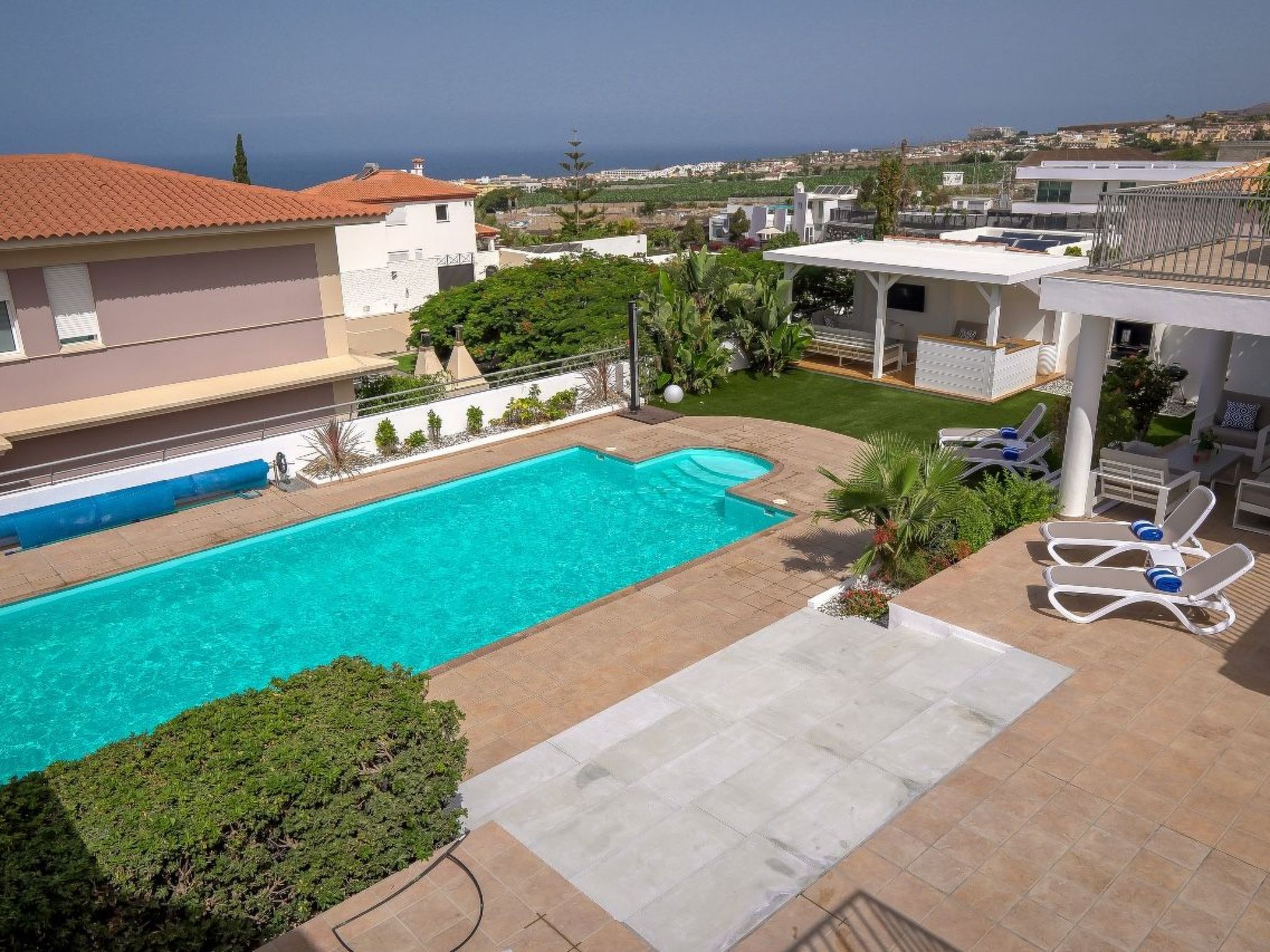 In Adeje mit privatem Pool