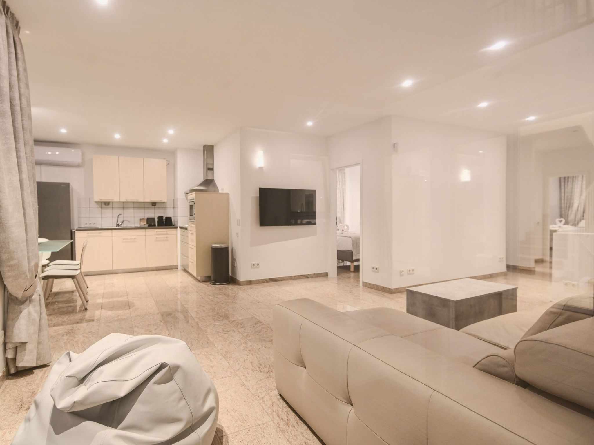 In Adeje mit privatem Pool-Inside