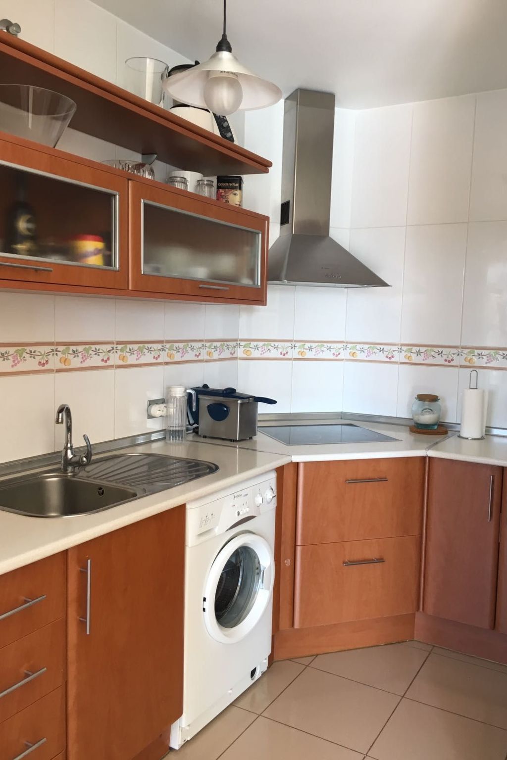 Mit Balkon, Pool und Spielplatz-Inside