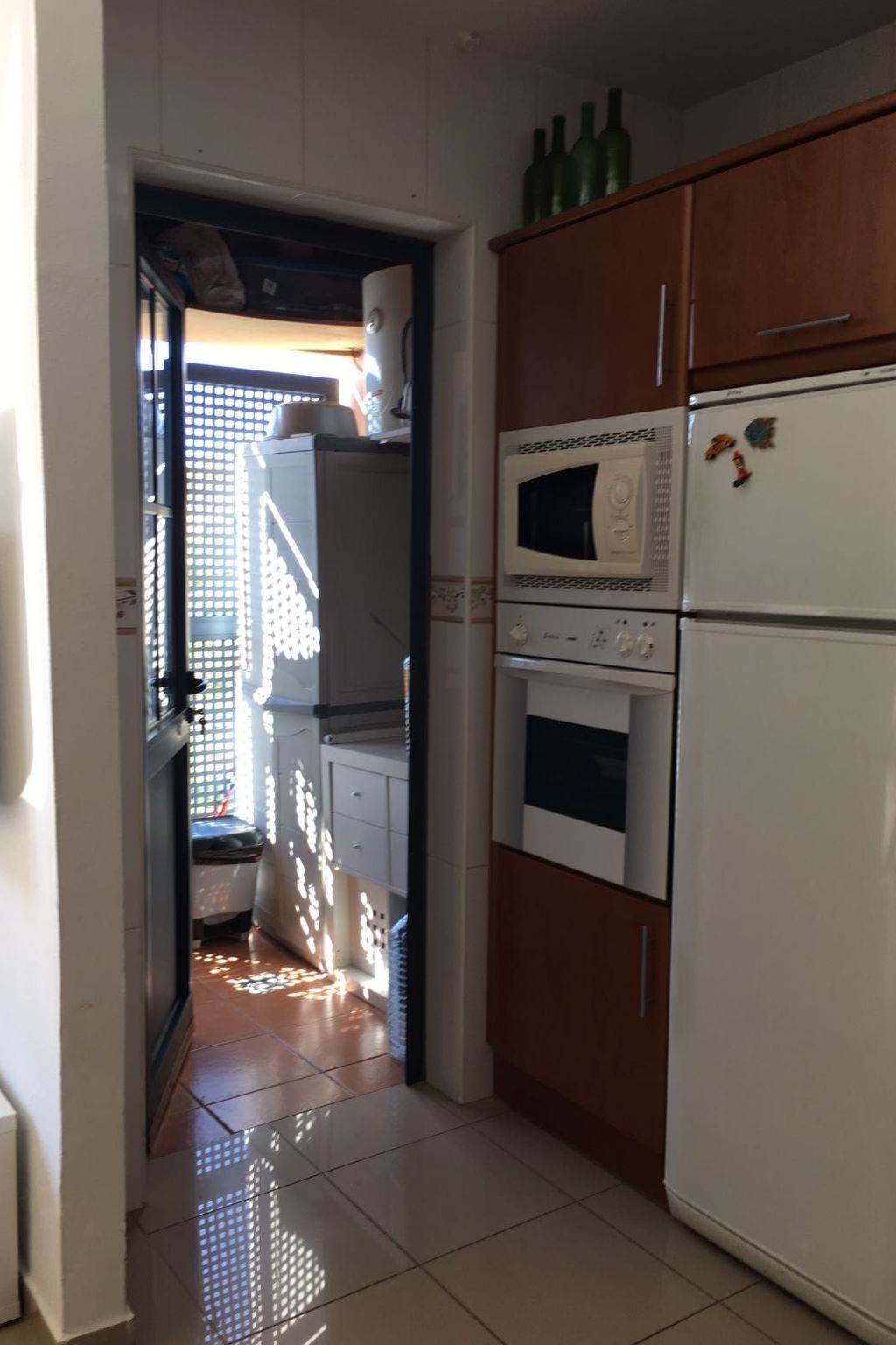 Mit Balkon, Pool und Spielplatz-Inside