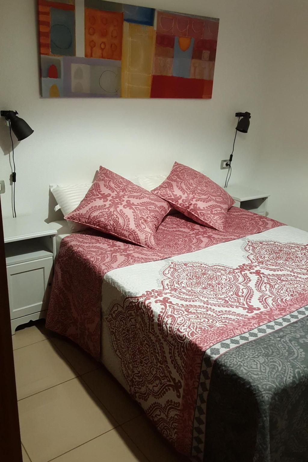 Mit Balkon, Pool und Spielplatz-Inside