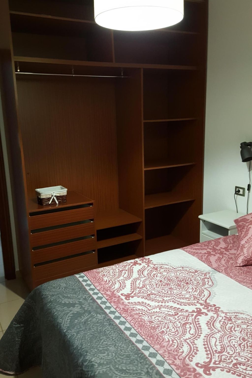 Mit Balkon, Pool und Spielplatz-Inside