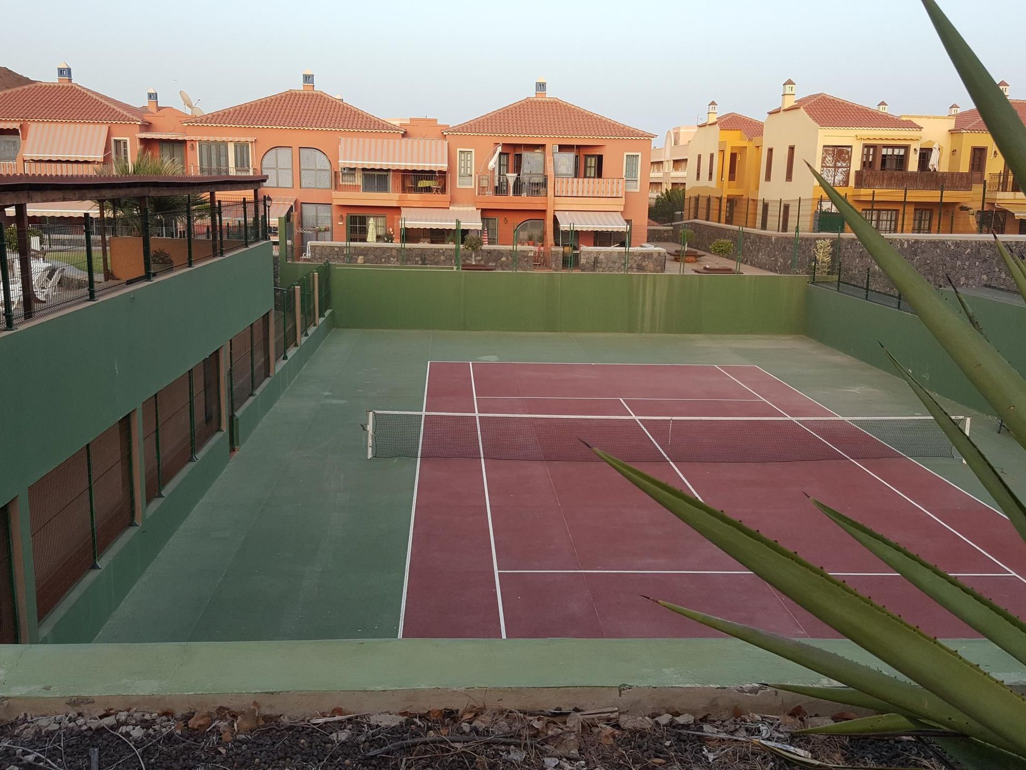 Mit Balkon, Pool und Spielplatz-Inside