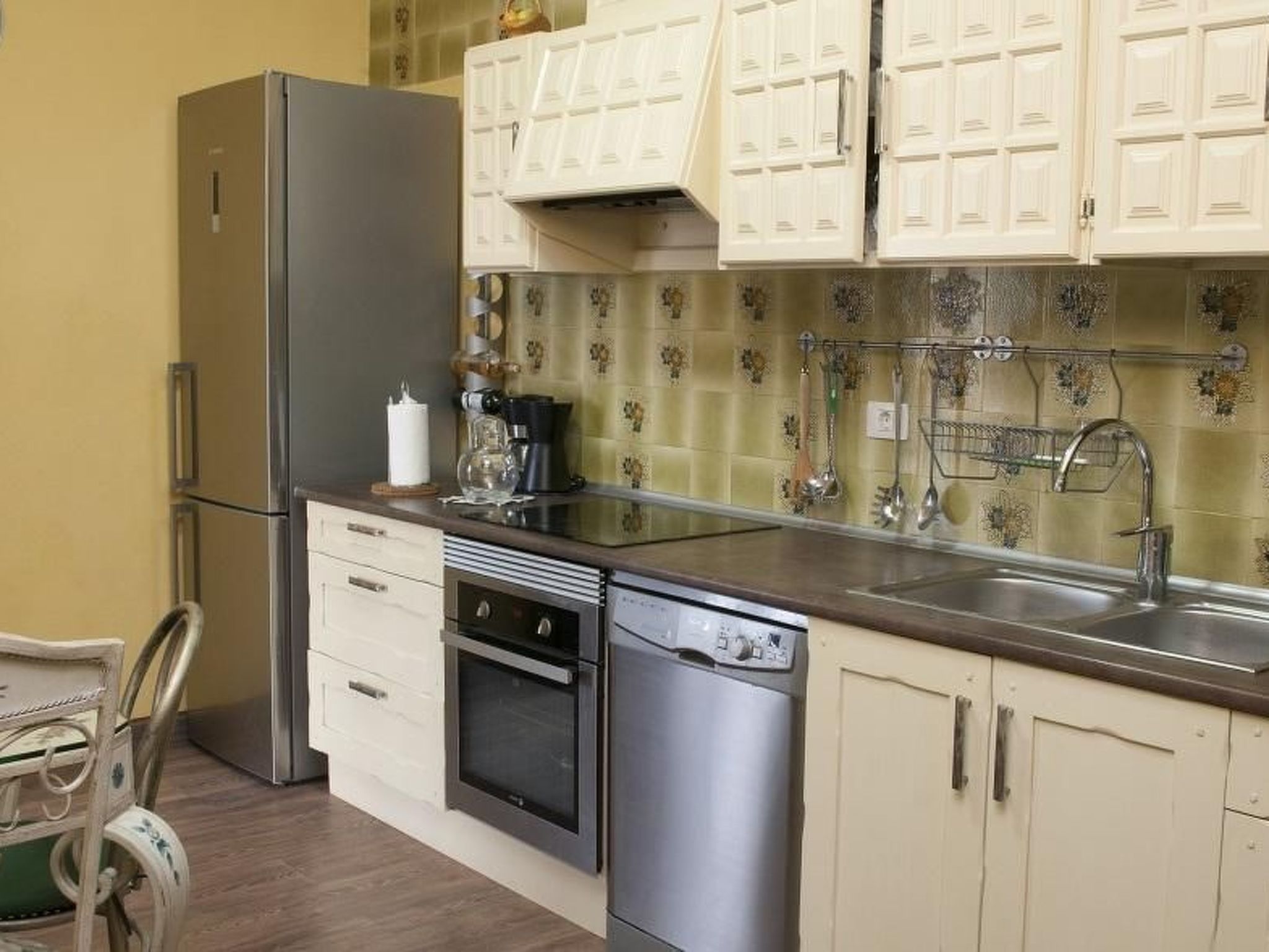 Geräumiges Haus mit exklusivem Schwimmbad und Solarium.-Binnen