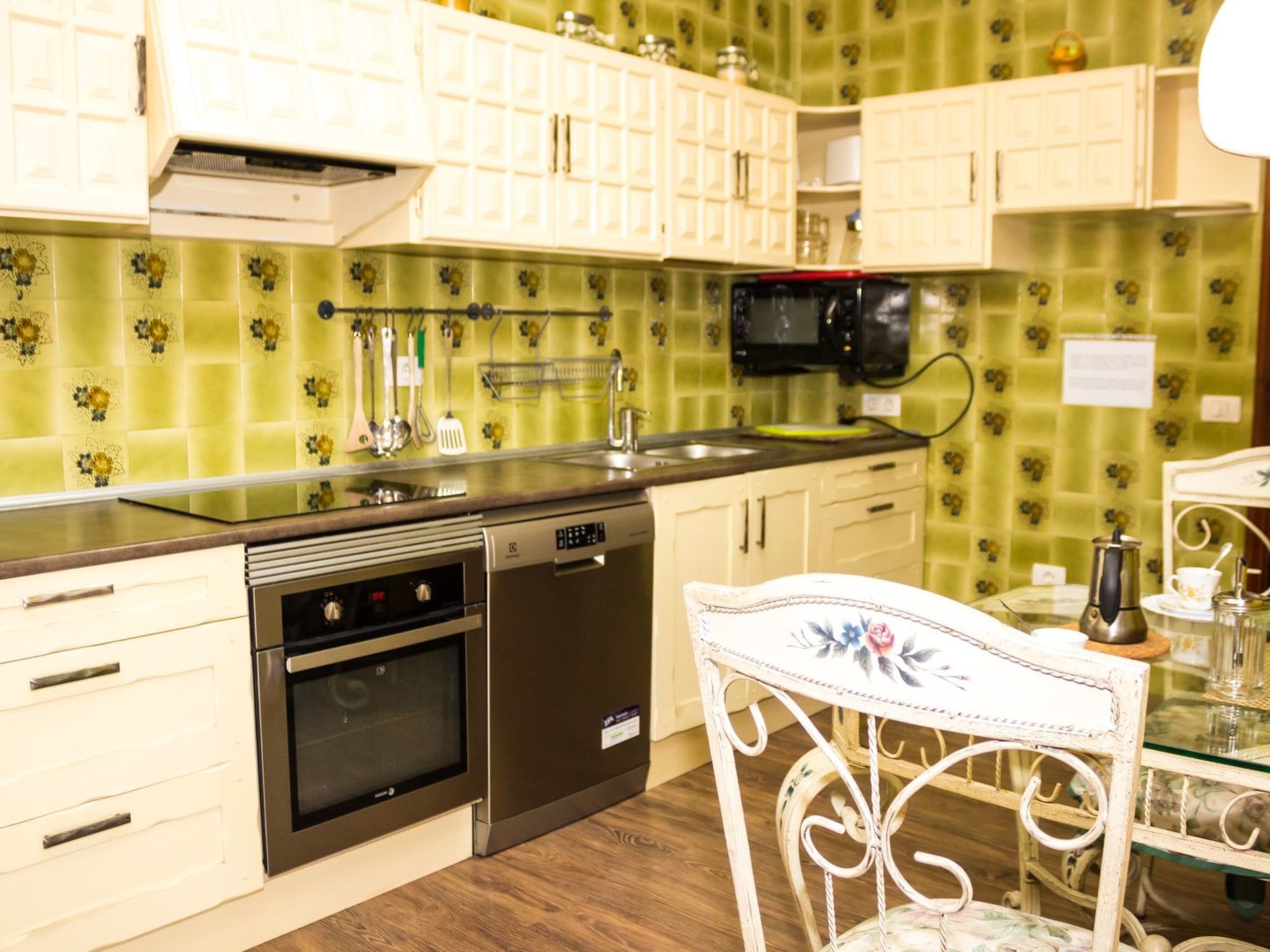 Geräumiges Haus mit exklusivem Schwimmbad und Solarium.-Binnen