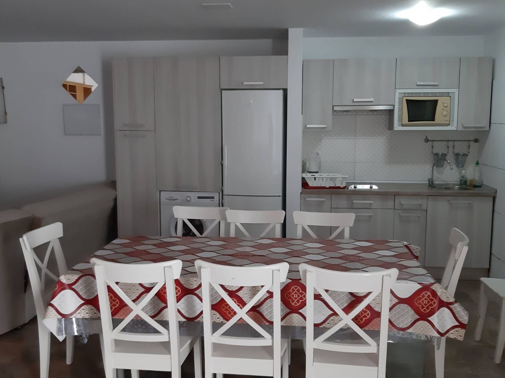 Geräumiges Haus mit exklusivem Schwimmbad und Solarium.-Binnen