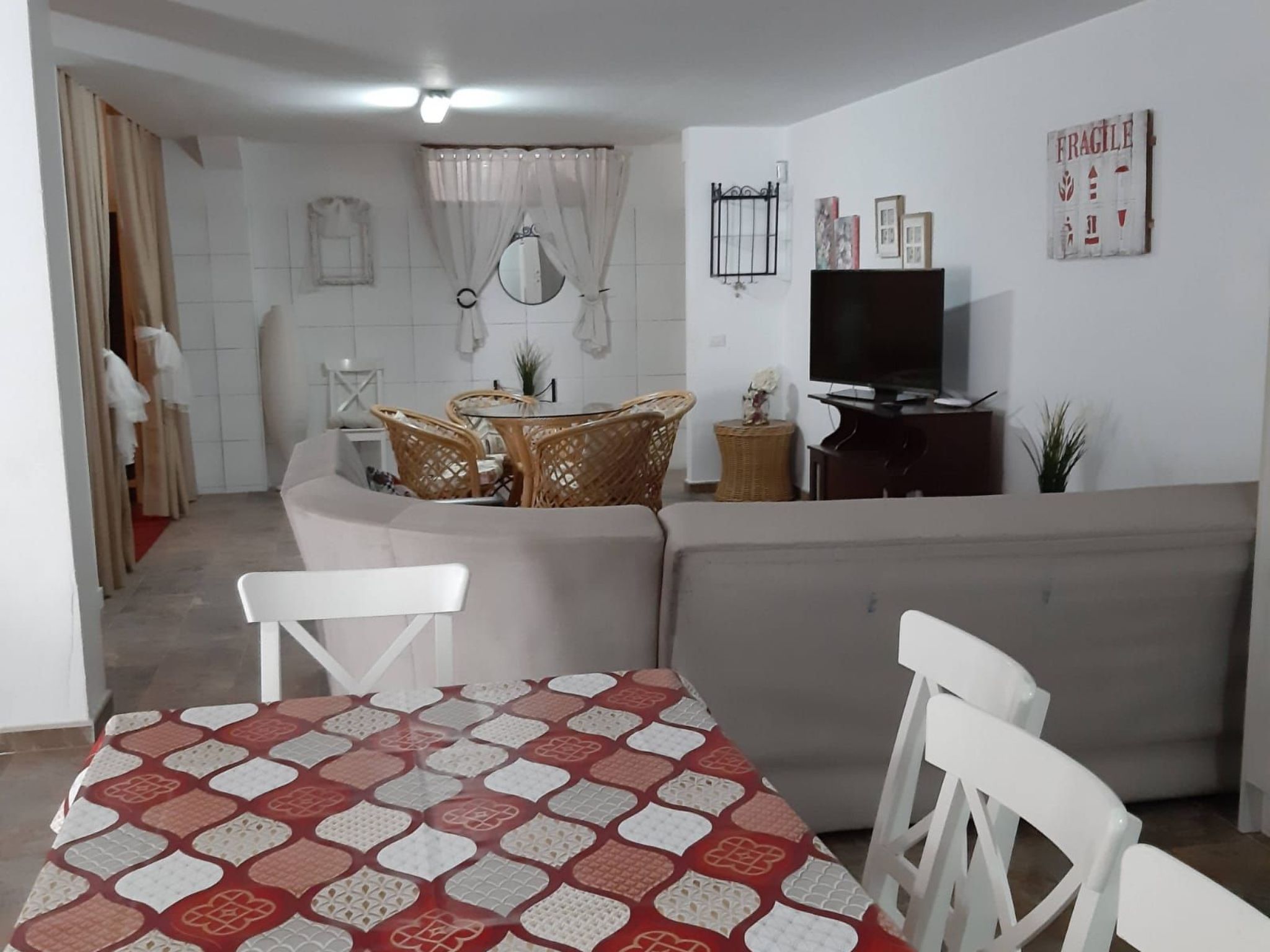 Geräumiges Haus mit exklusivem Schwimmbad und Solarium.-Binnen