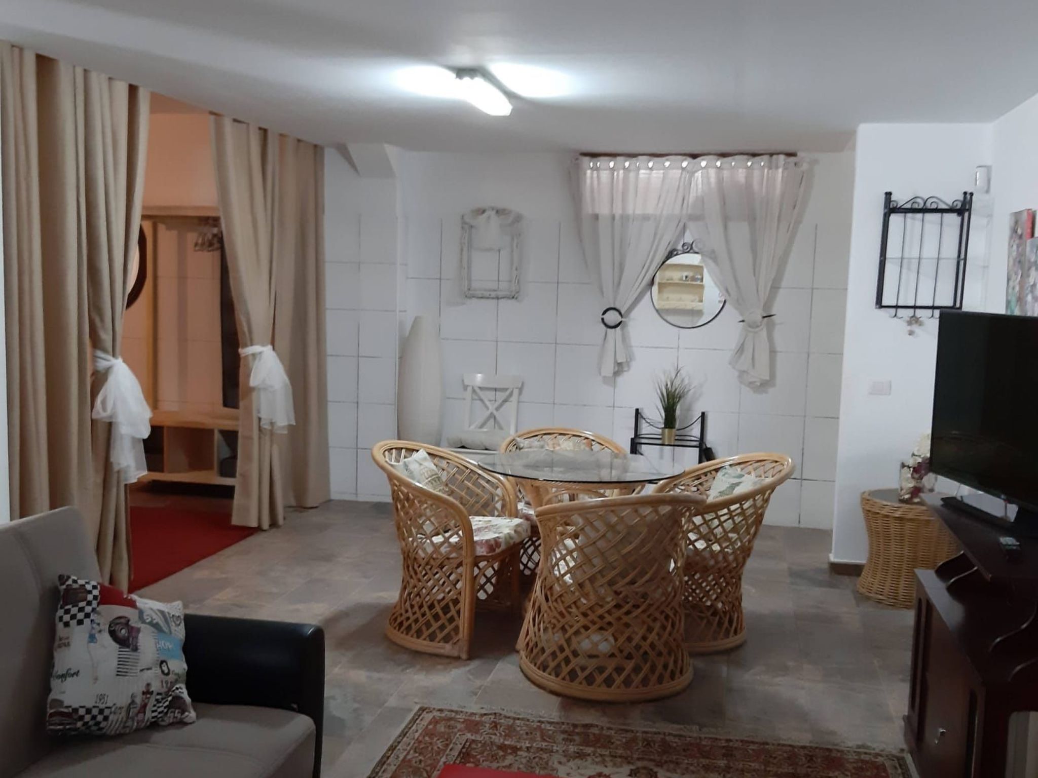 Geräumiges Haus mit exklusivem Schwimmbad und Solarium.-Binnen