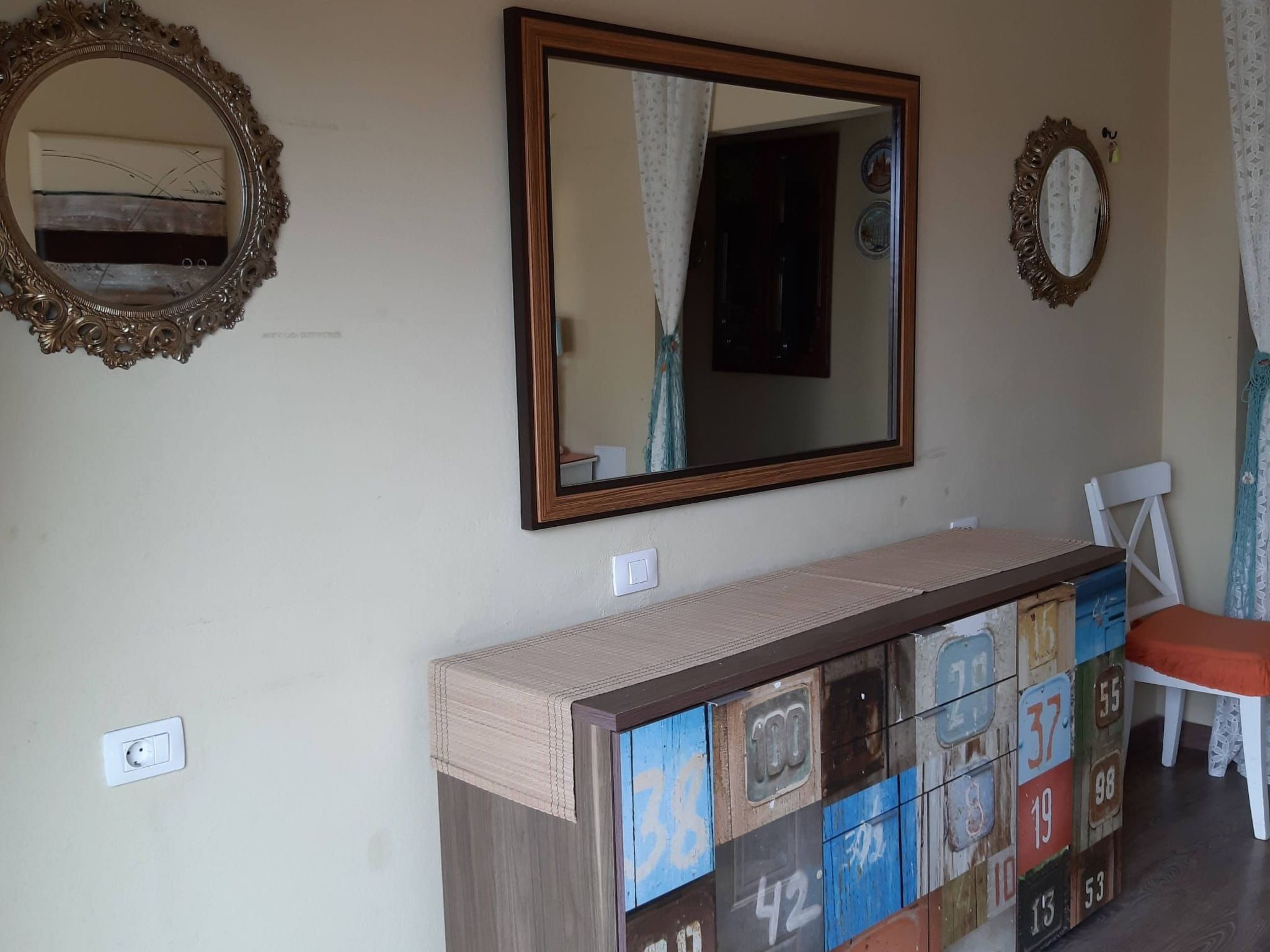 Geräumiges Haus mit exklusivem Schwimmbad und Solarium.-Binnen